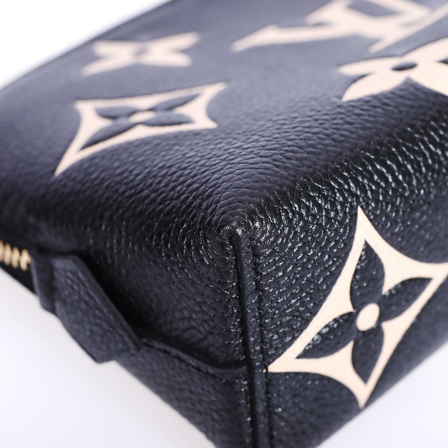 Pre-Owned Louis Vuitton  Cosmetic Pouch Monogram Black Calfskin Leather Clutch Bag 52533104