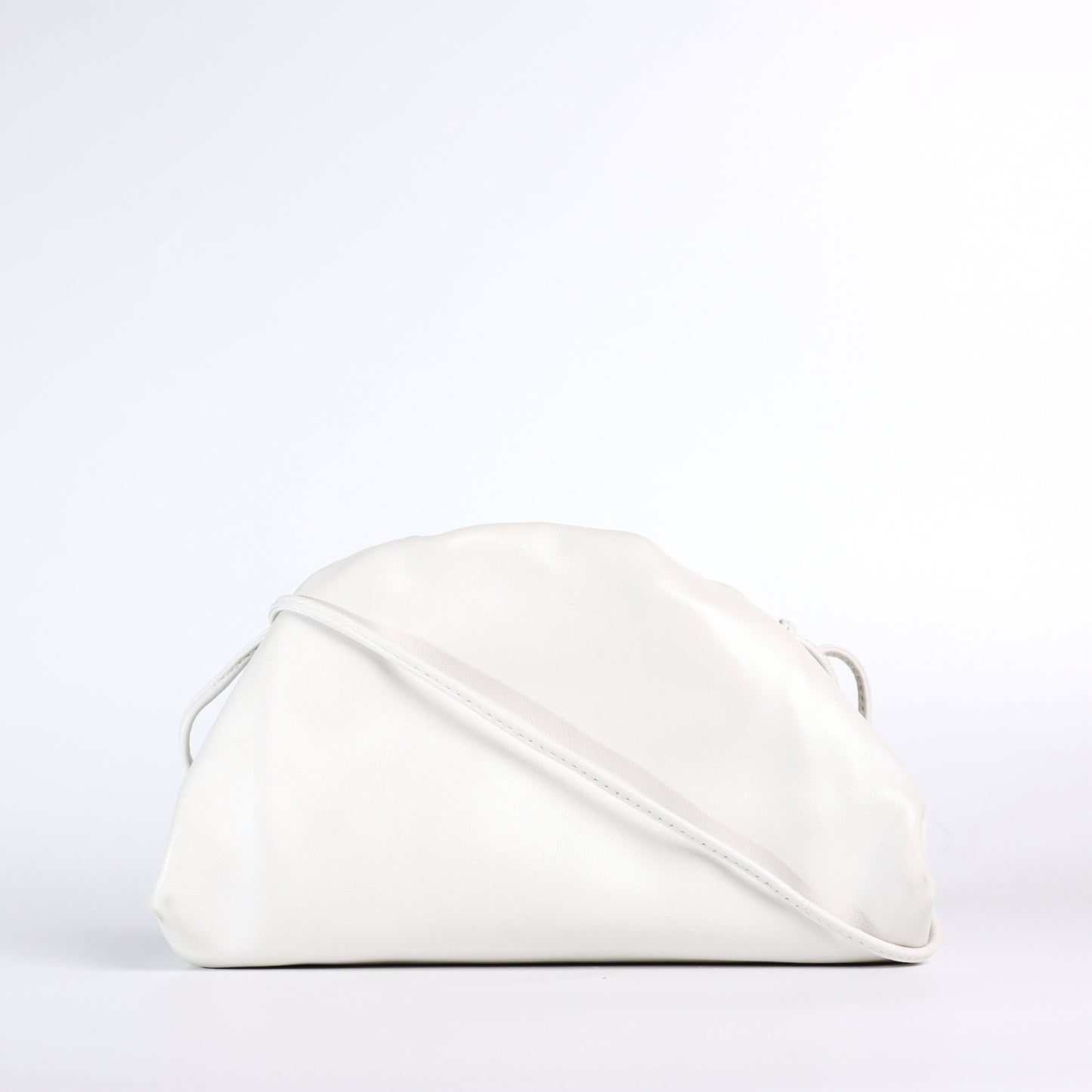 Pre-Owned Bottega Veneta White Calfskin The Pouch Clutch Bags Small Leather Goods 55774846