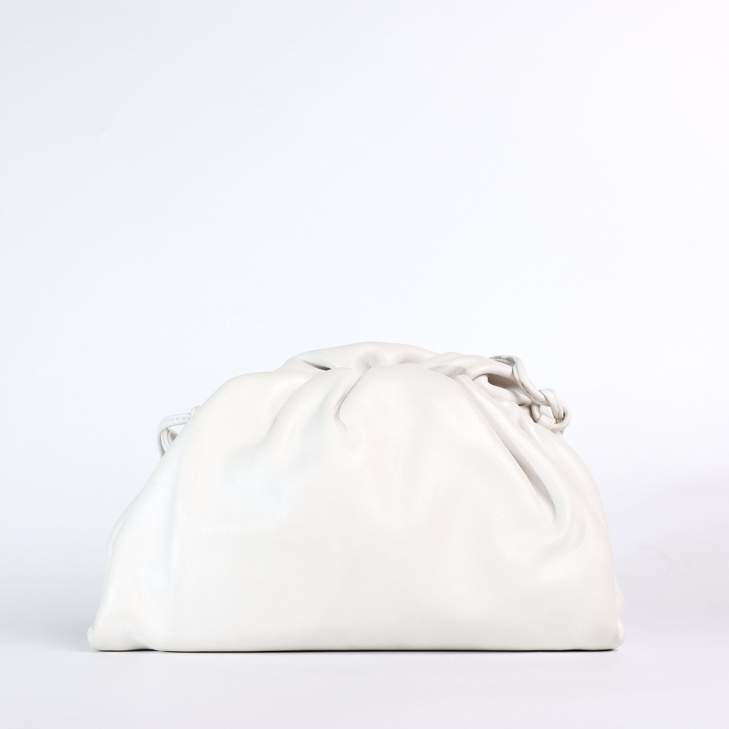 Pre-Owned Bottega Veneta White Calfskin The Pouch Clutch Bags Small Leather Goods 55774846