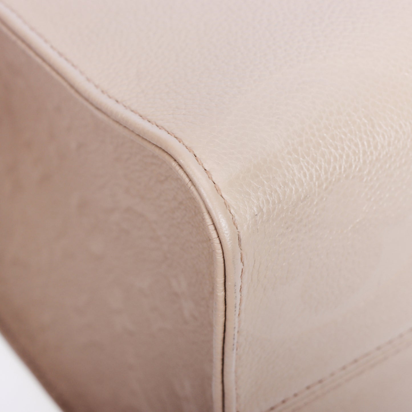 Pre-Owned Louis Vuitton Onthego MM Taupe Calfskin Shoulder Bag 57896753