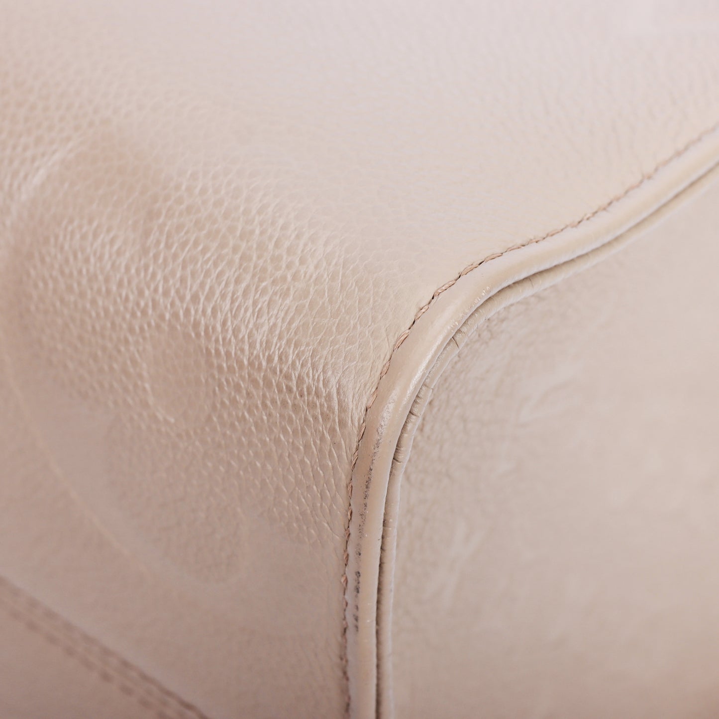 Pre-Owned Louis Vuitton Onthego MM Taupe Calfskin Shoulder Bag 57896753