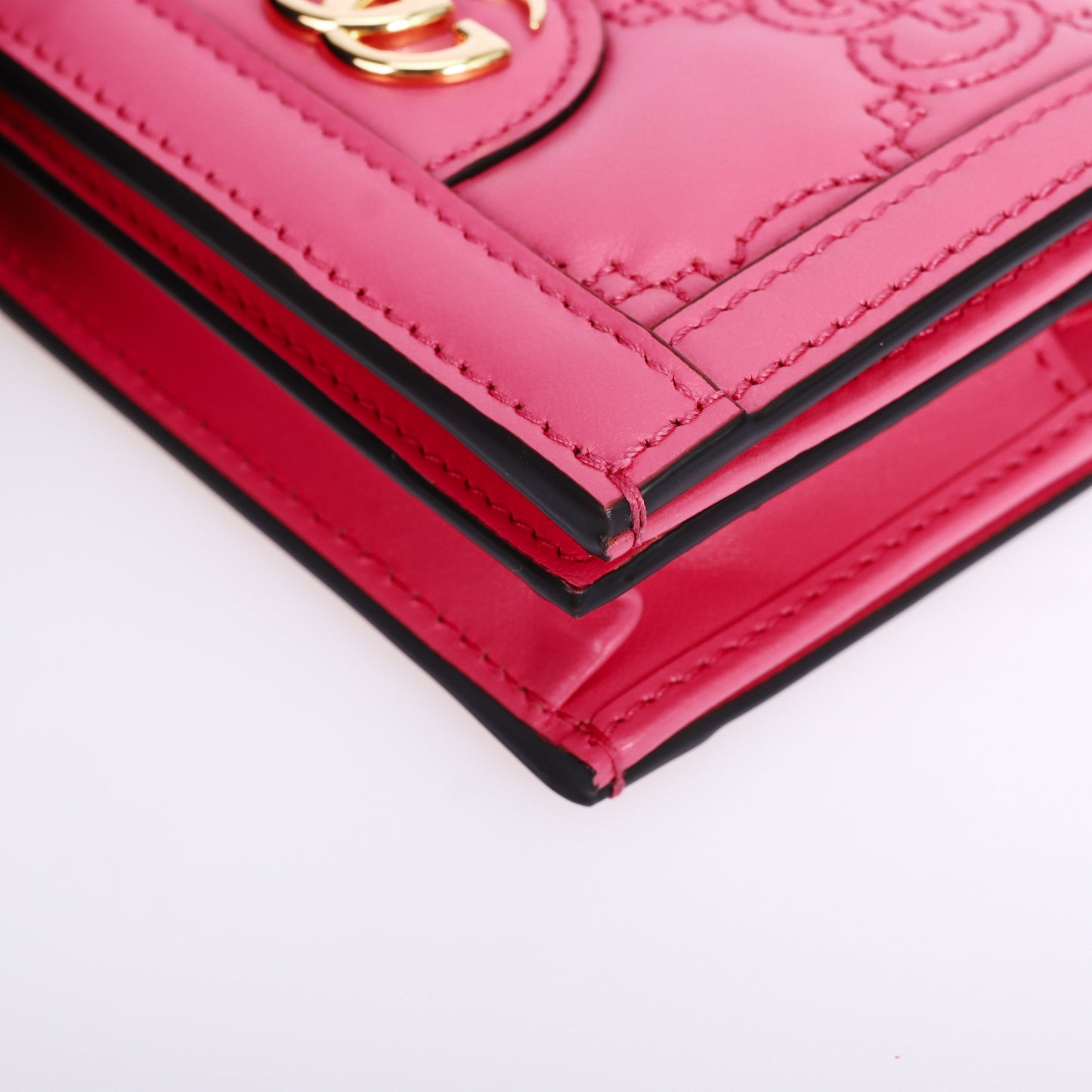 Pre-Owned Gucci GG Matelassé Pink Calfskin Compact Wallet 61047920