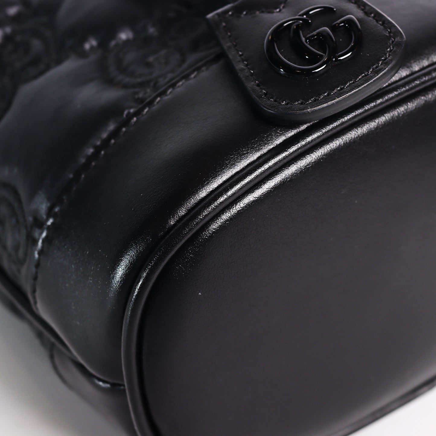 Pre-Owned Gucci Black  Matelassé  Calfskin  Crossbody Bag 61843833