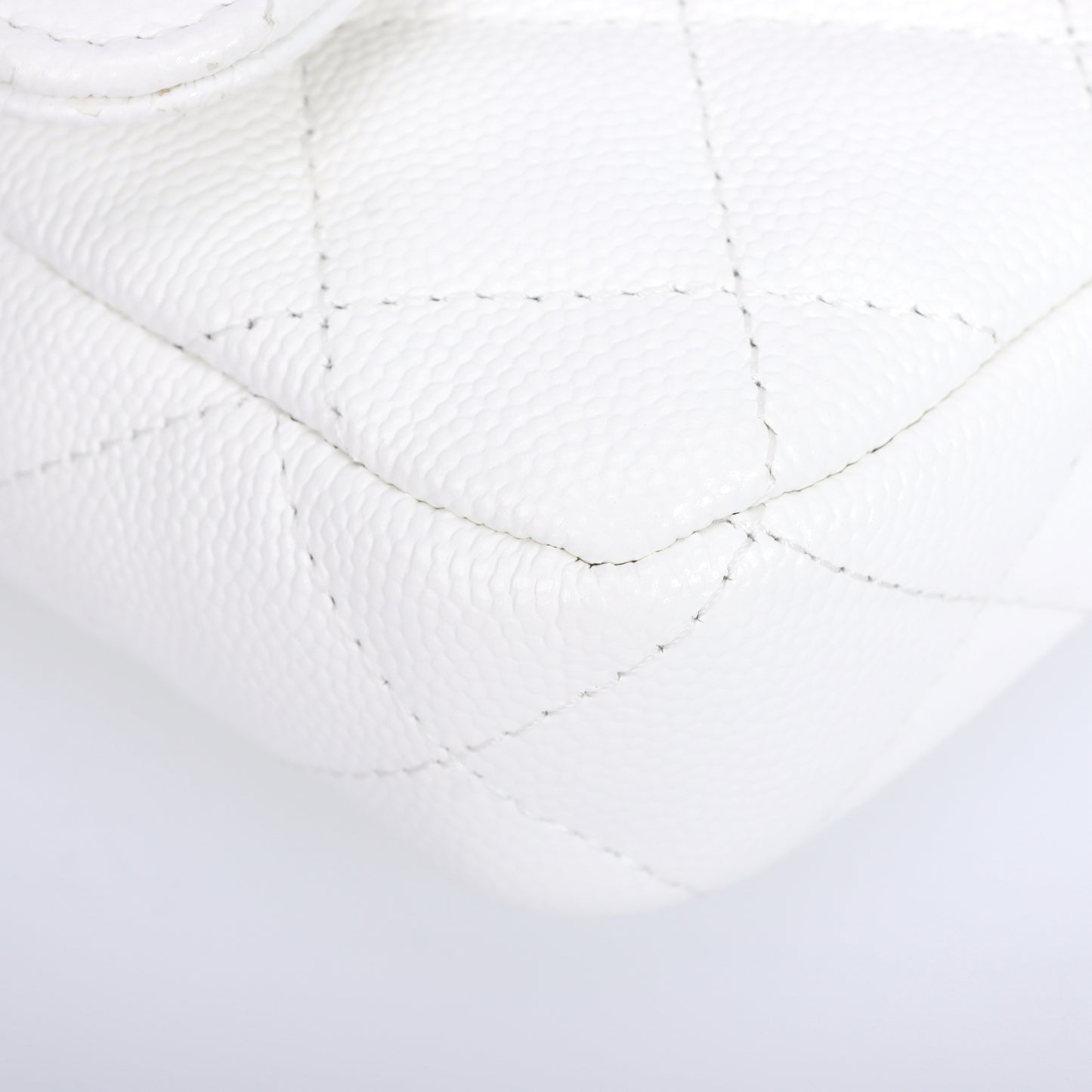 Pre-Owned Chanel Classic Flap White Calfskin Leather Chain Shoulder Bag 63949210