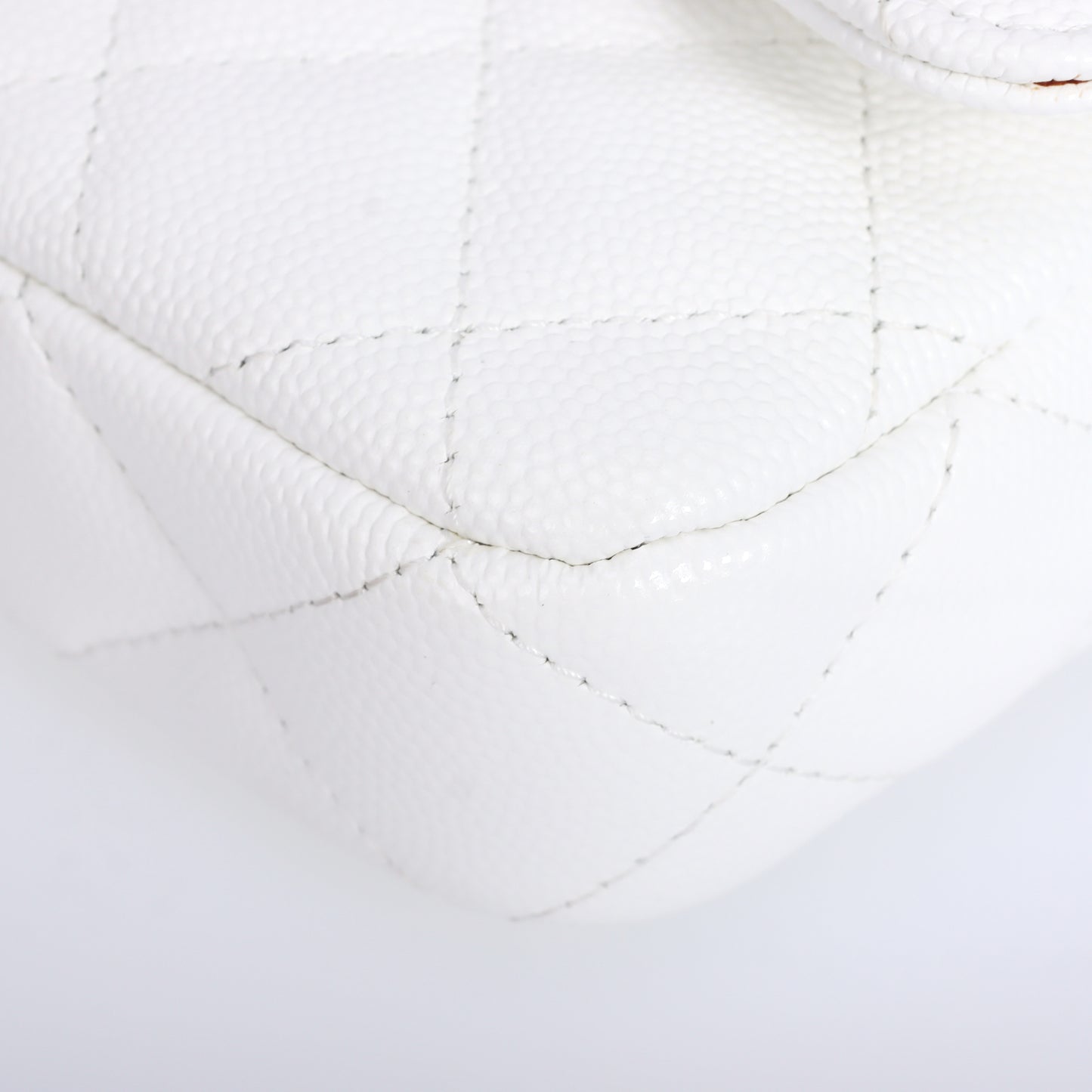 Pre-Owned Chanel Classic Flap White Calfskin Leather Chain Shoulder Bag 63949210