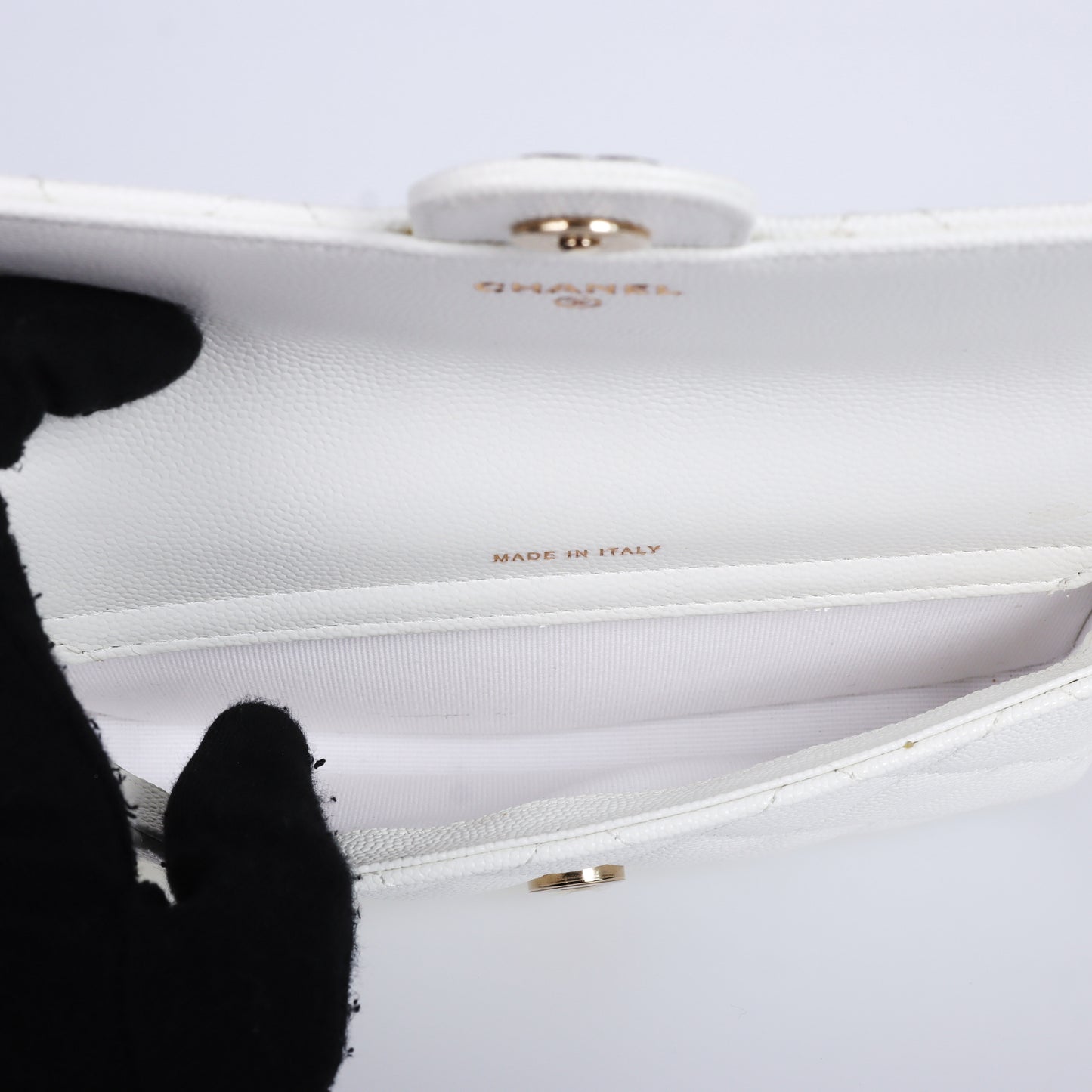 Pre-Owned Chanel Classic Flap White Calfskin Leather Chain Shoulder Bag 63949210