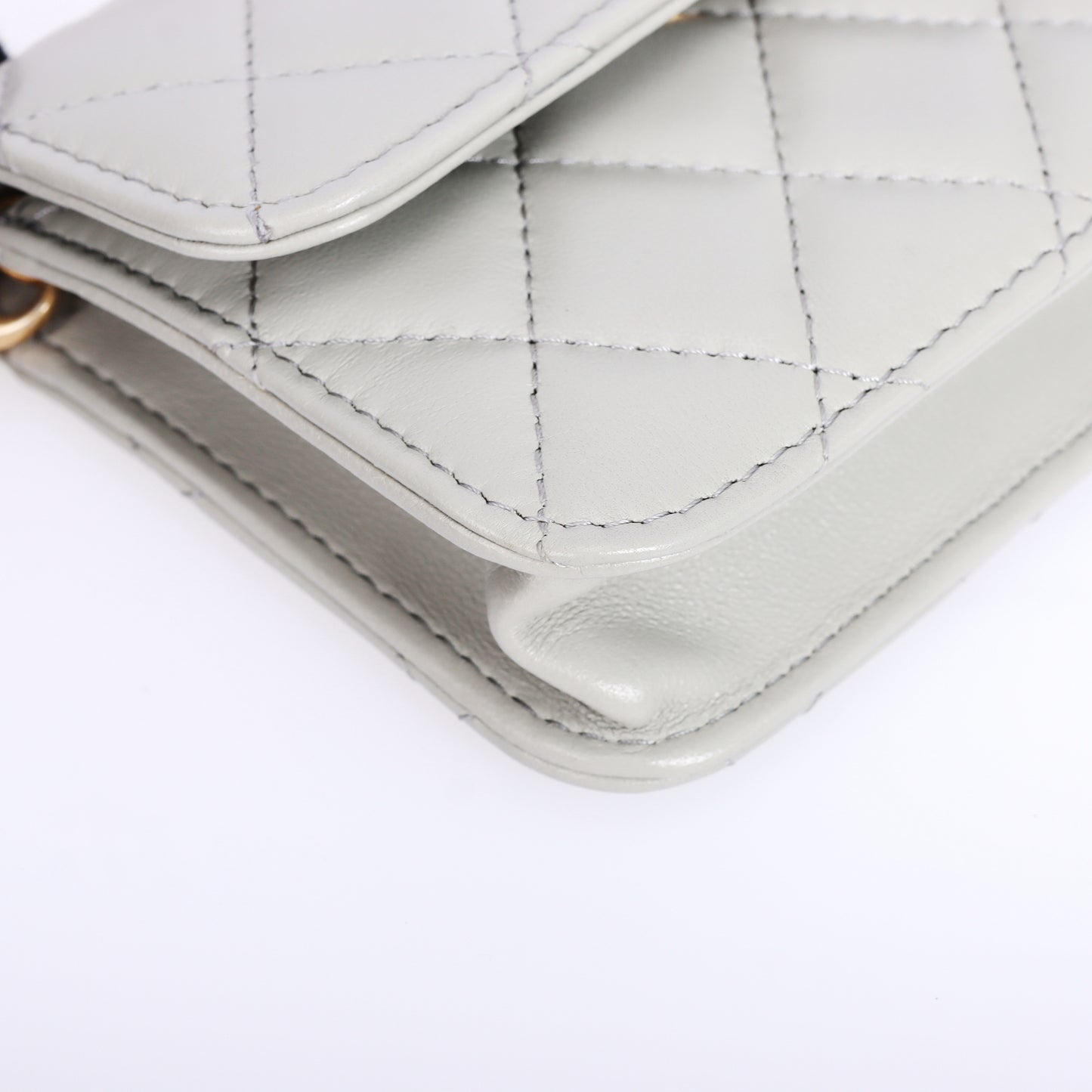 Pre-Owned Chanel Classic Quilted Grey Lambskin Leather Shoulder Bag 66562541