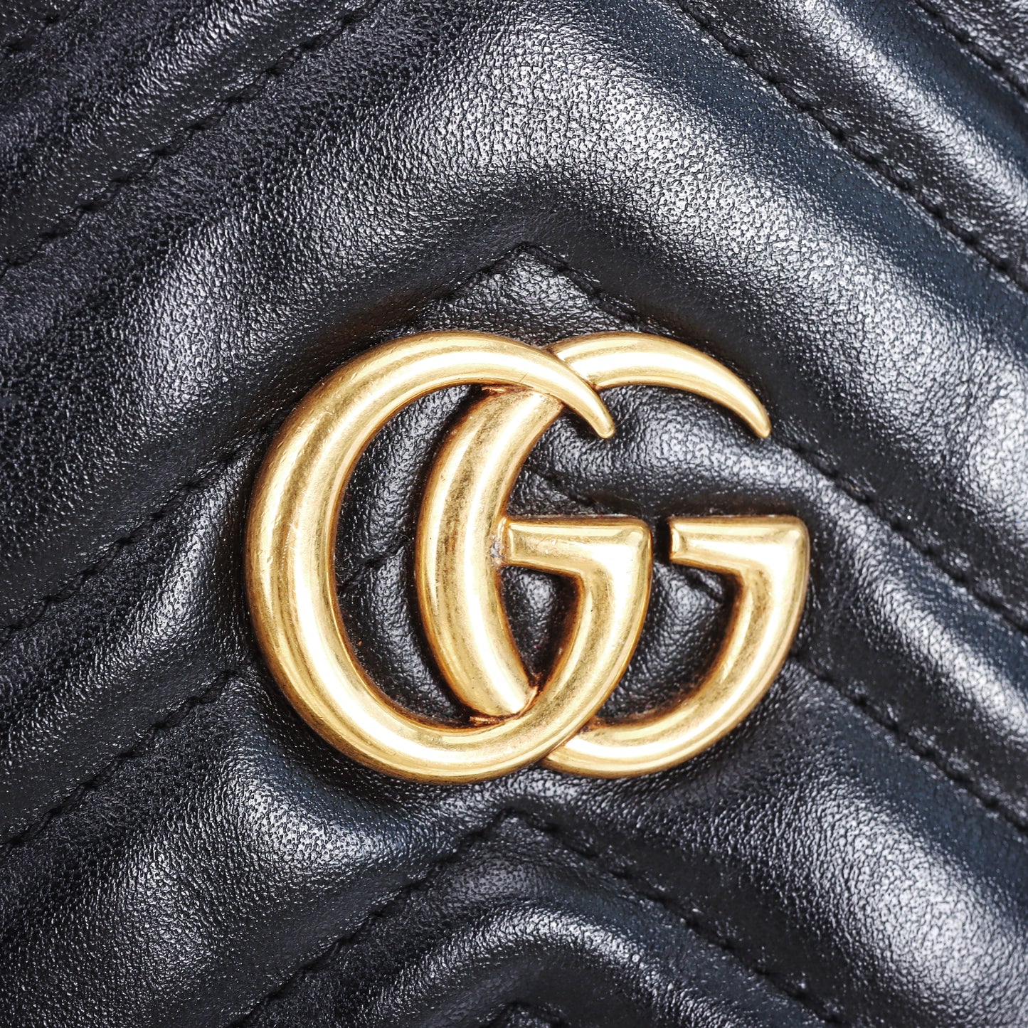Pre-Owned Gucci GG Marmont Bucket Black Calfskin Shoulder Bag 67685325