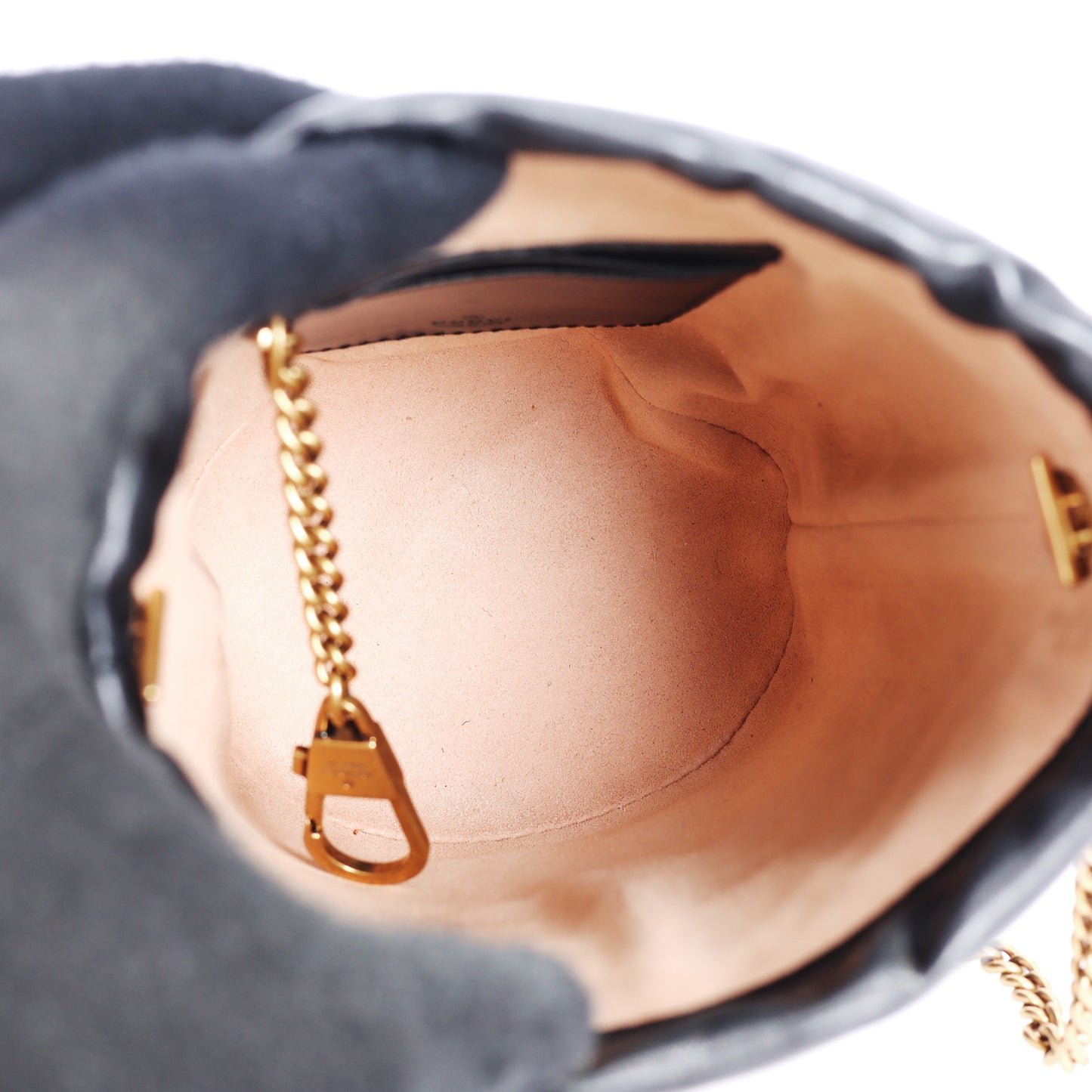 Pre-Owned Gucci GG Marmont Bucket Black Calfskin Shoulder Bag 67685325