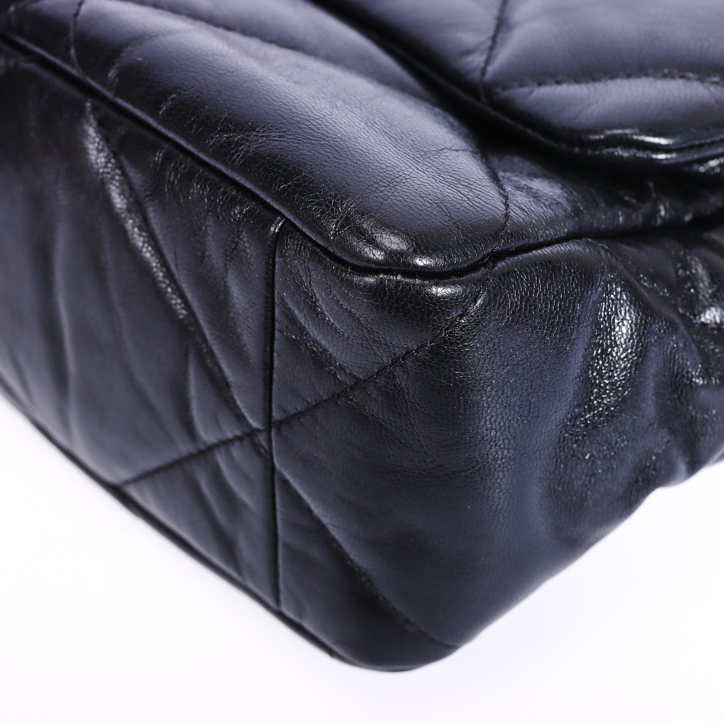 Pre-Owned Chanel 19 Bag Medium Black Quilted Lambskin Shoulder Bag 76394153