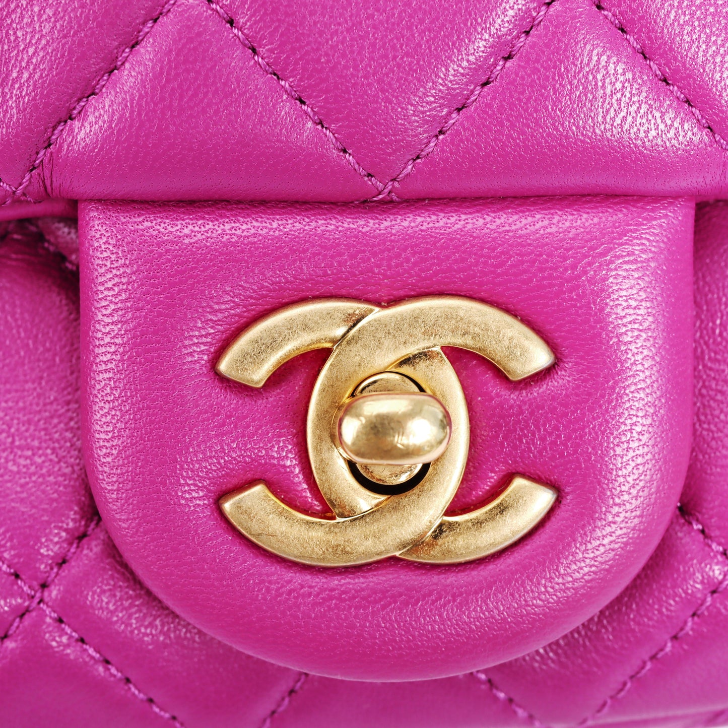 Pre-Owned Chanel Classic Flap Small Pink Quilted Lambskin Shoulder Bag 78155803