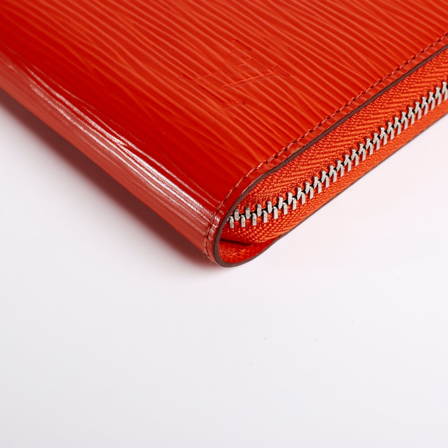 Pre-Owned Louis Vuitton Zippy Orange Epi Leather Wallet 78484357