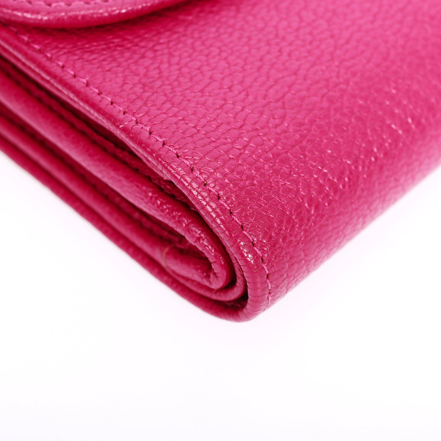 Pre-Owned Miu Miu Fuchsia Calfskin Compact Wallet 79748962