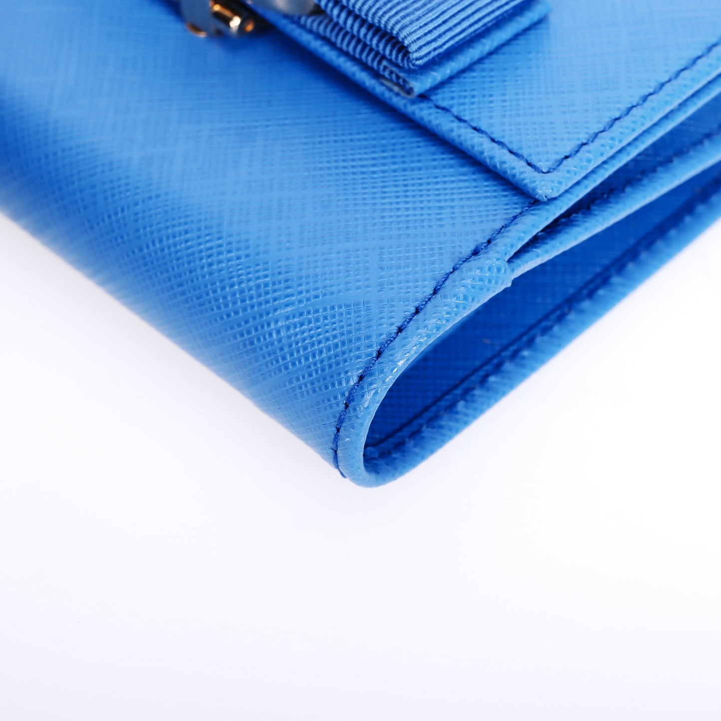 Pre-Owned Salvatore Ferragamo Vara Bow Blue Calfskin Leather Wallet 79843848