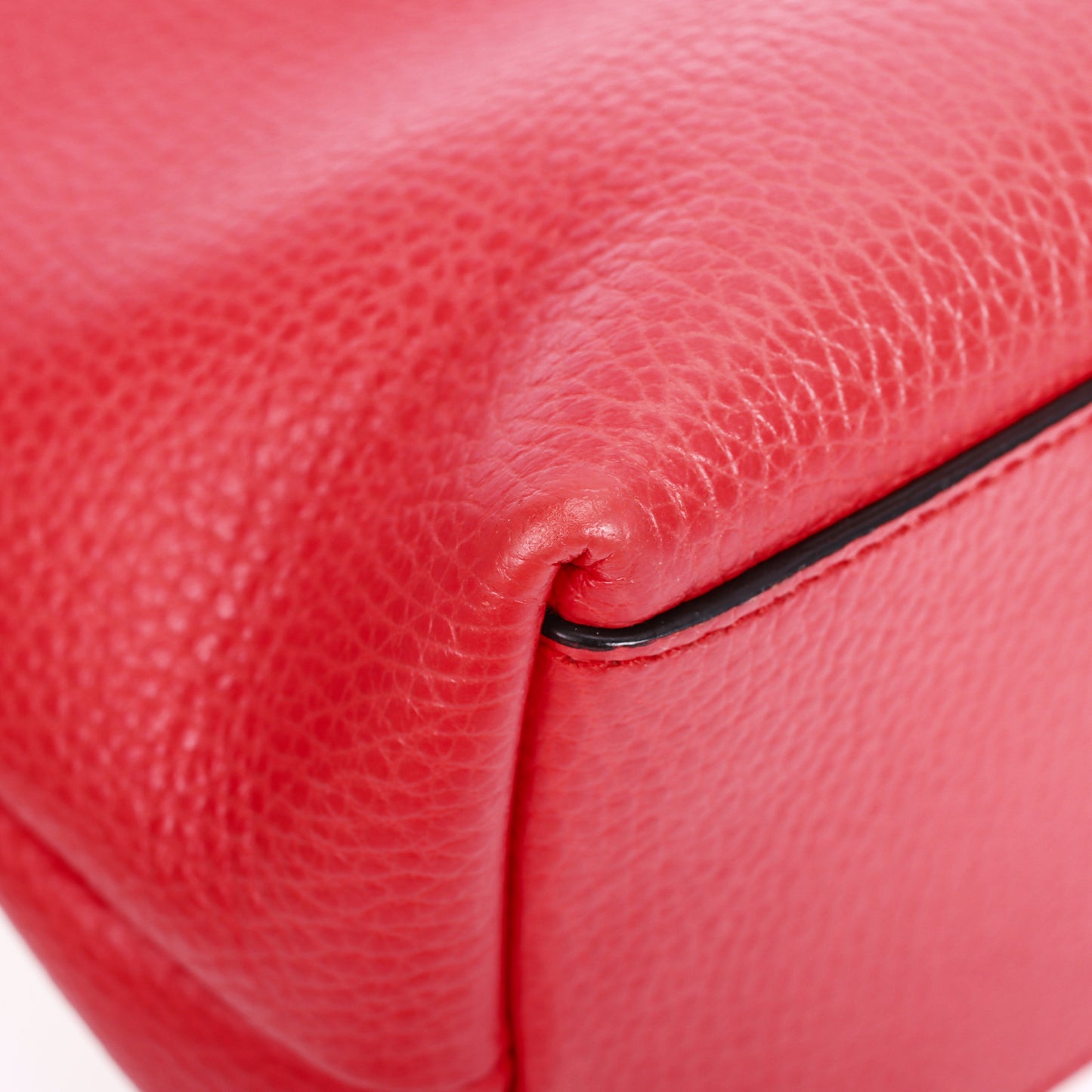 Pre-Owned Gucci Red Pebbled Calfskin Shoulder Bag  84133222