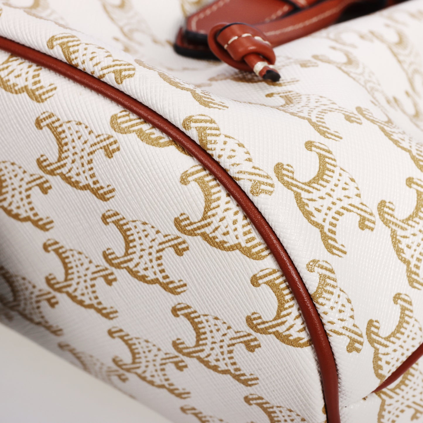 Pre-Owned Celine Triomphe Mini Size White Coated Canvas Backpack 85333323 L