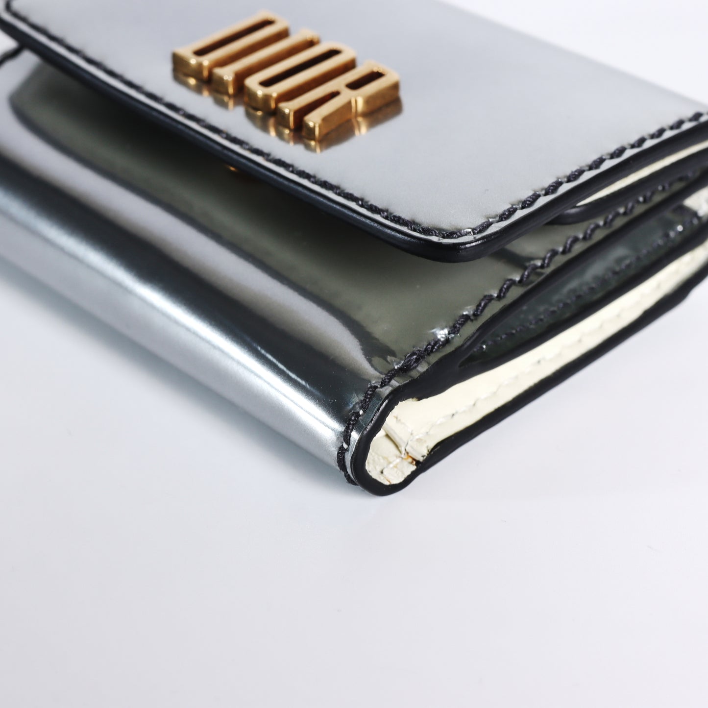 Pre-Owned Dior 30 Montaigne Compact Silver Calfskin Small Leather Goods 86175609