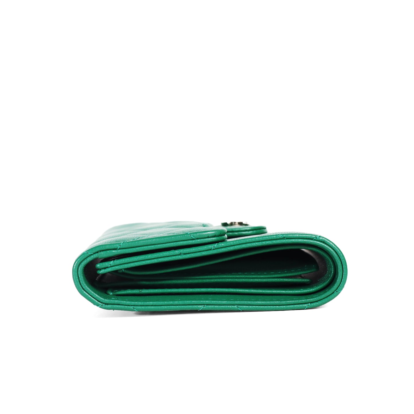Pre-Owned Chanel Quilted Green Lambskin Compact Wallet 87389318