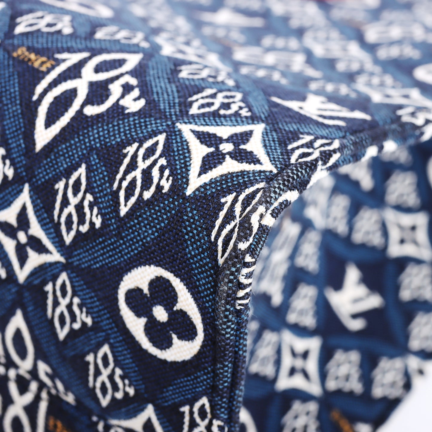 Pre-Owned Louis Vuitton Onthego MM Blue Canvas Shoulder Bag 87978151 L