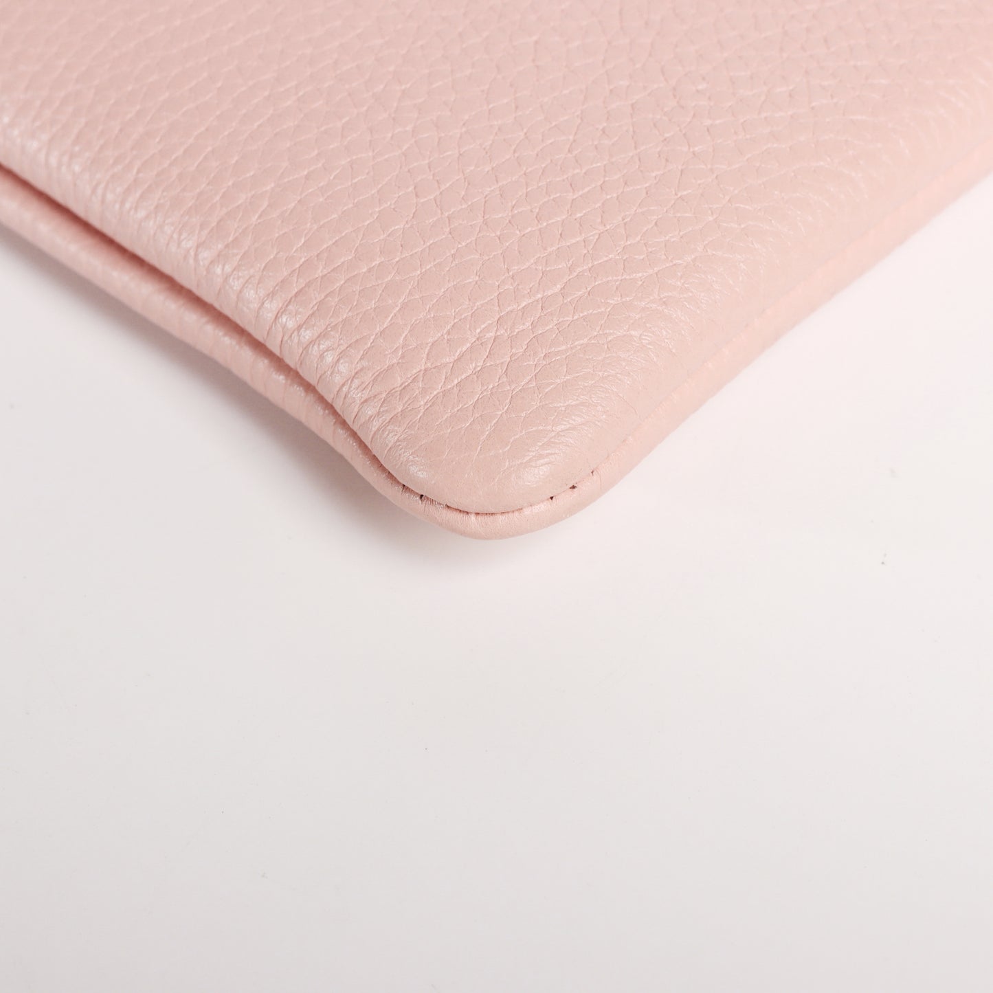 Pre-Owned Gucci Animalier Pink Calfskin Leather Clutch 88262744