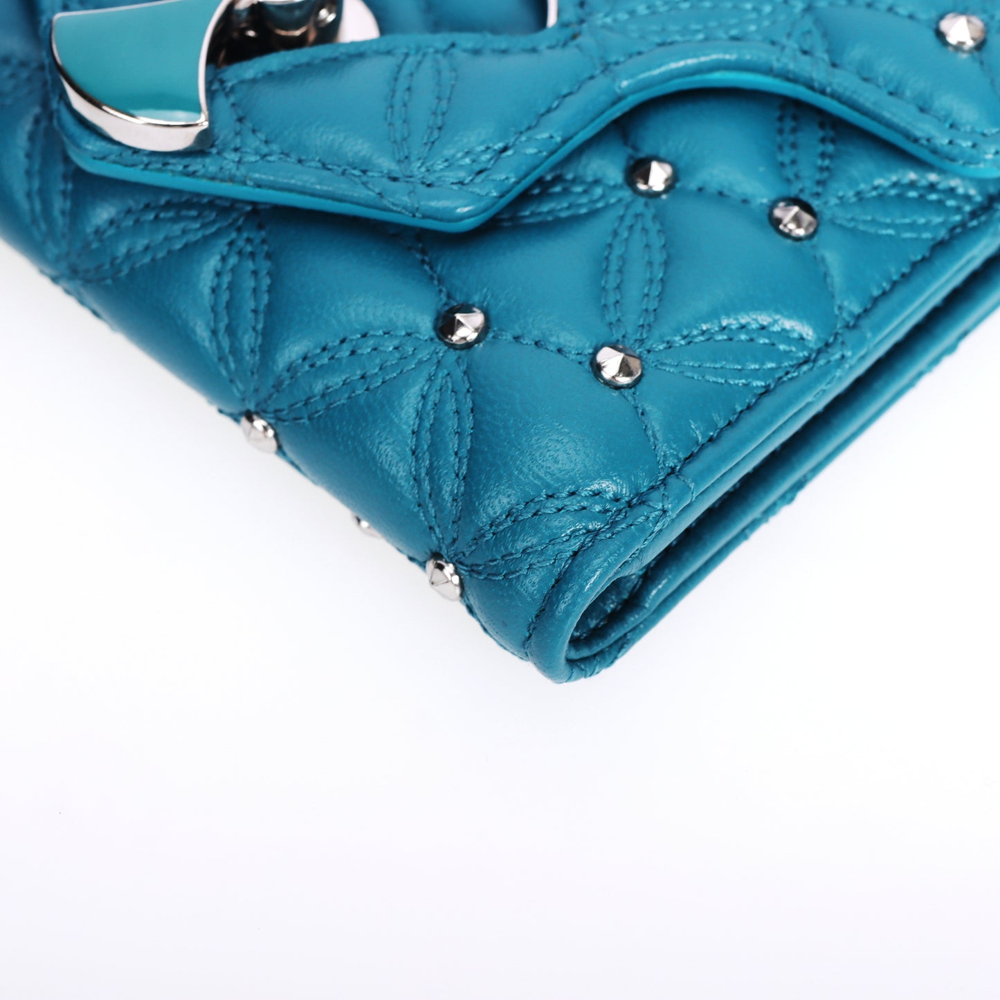 Pre-Owned Bvlgari Divas’ Dream Turquoise Calfskin Wallet 88841585