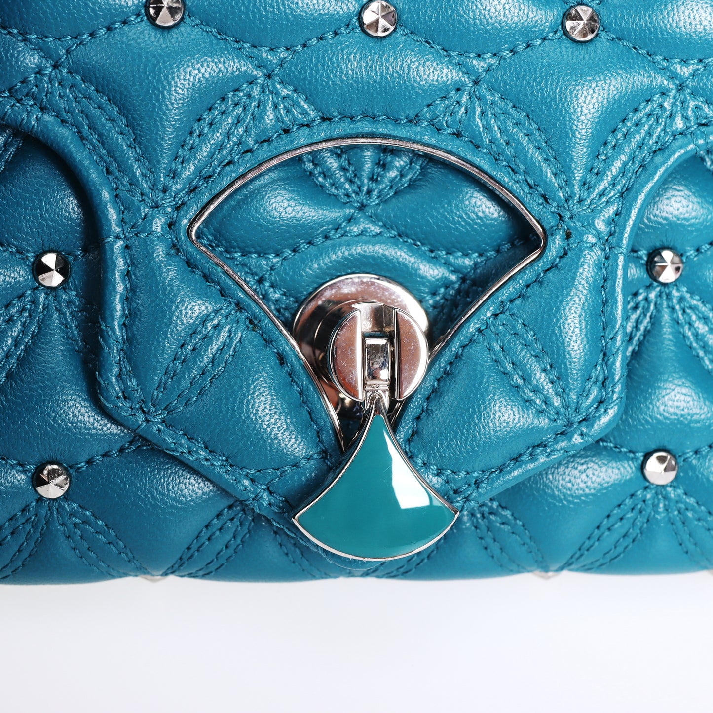 Pre-Owned Bvlgari Divas’ Dream Turquoise Calfskin Wallet 88841585