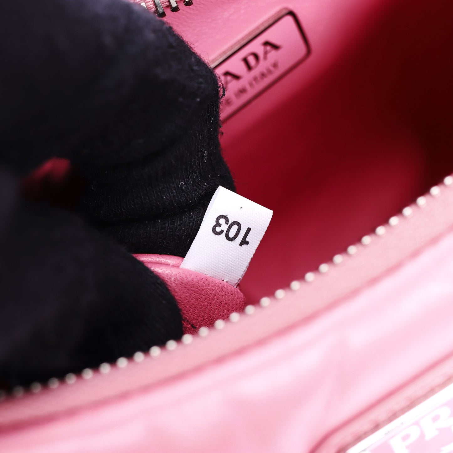 Pre-Owned PRADA Re-Edition Pink Calfskin Leather Shoulder Bag 89576109