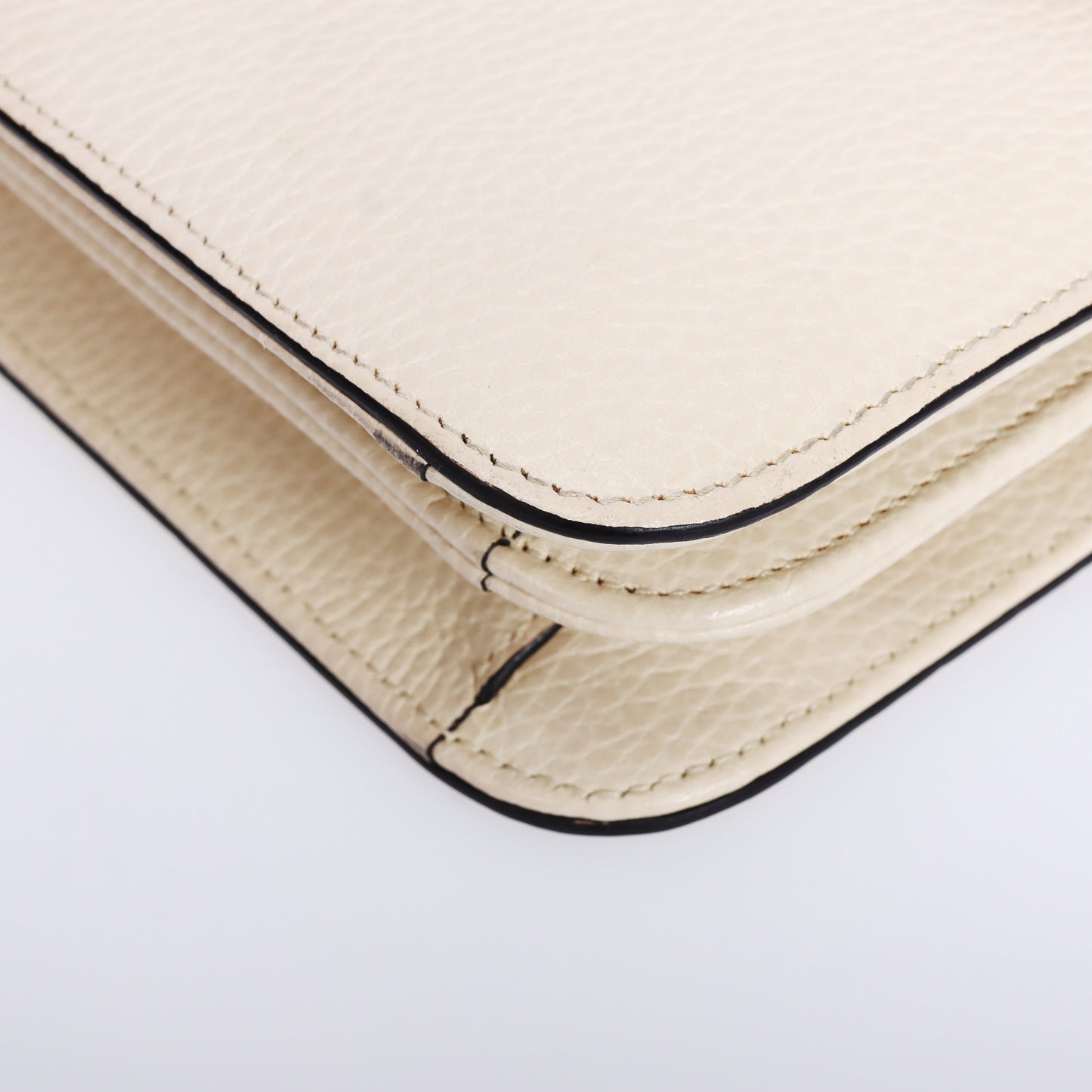 Pre-Owned Gucci Interlocking G  Large Size White Calfskin Shoulder Bag 89633915 c