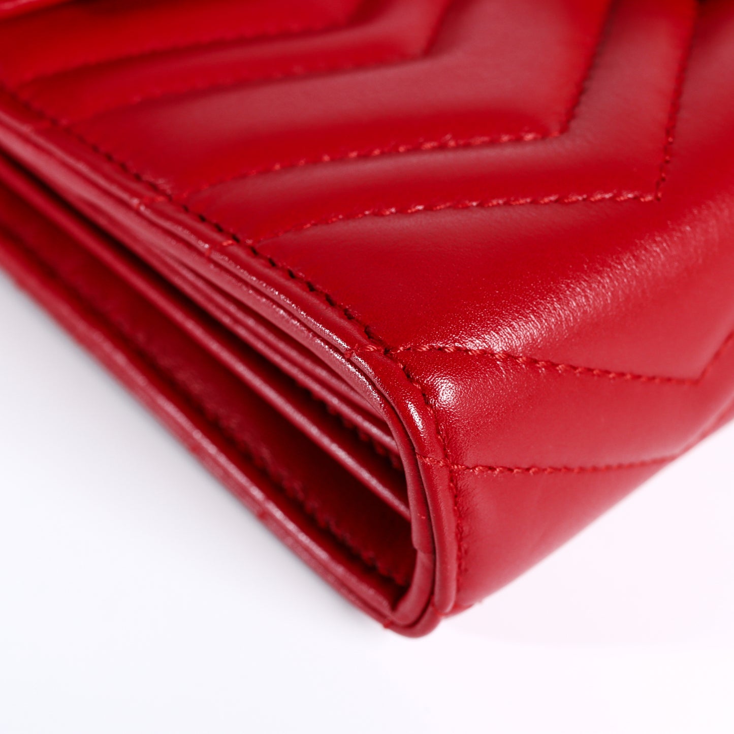 Pre-Owned Gucci GG Marmont Red Matelassé Leather Crossbody Bag 89661766