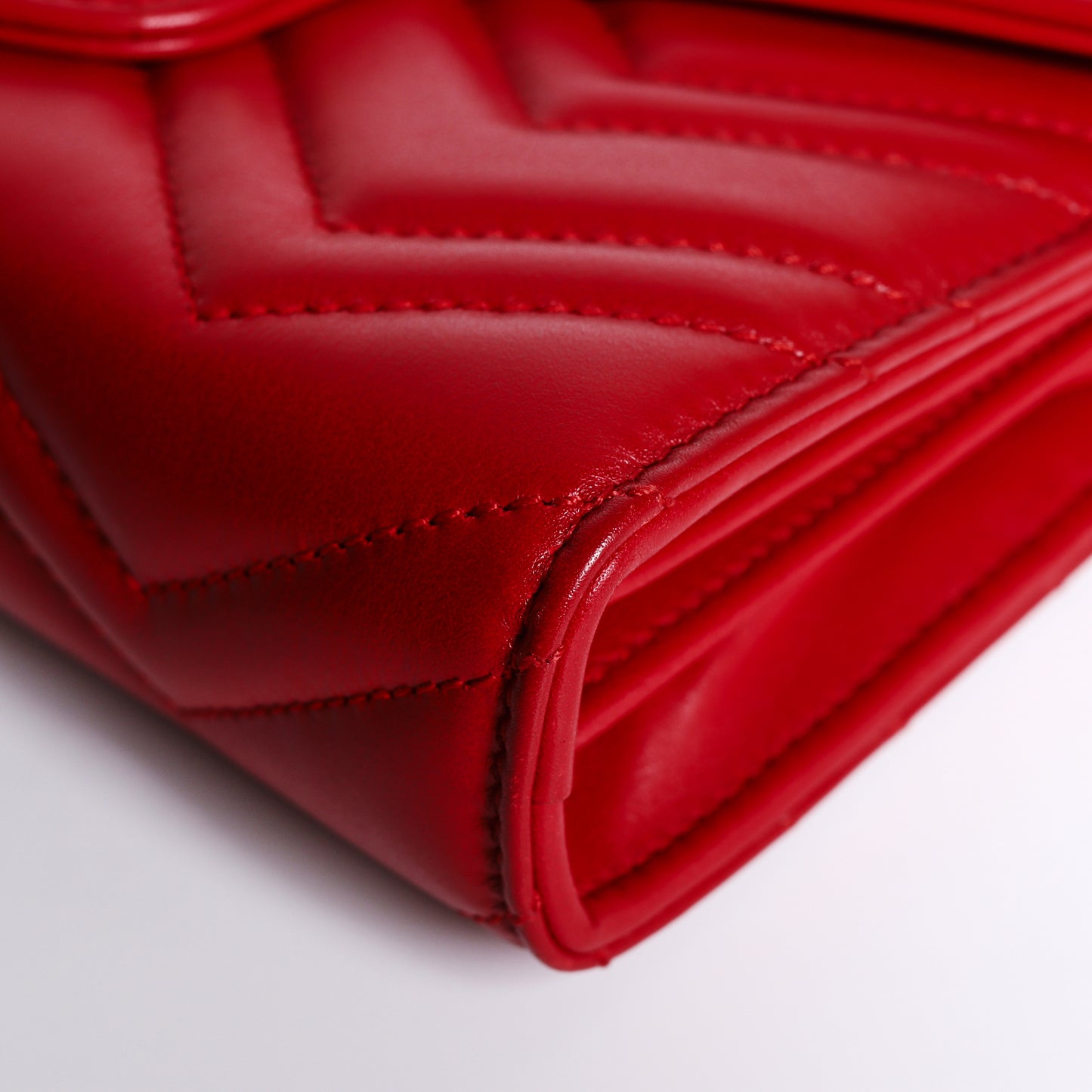 Pre-Owned Gucci GG Marmont Red Matelassé Leather Crossbody Bag 89661766