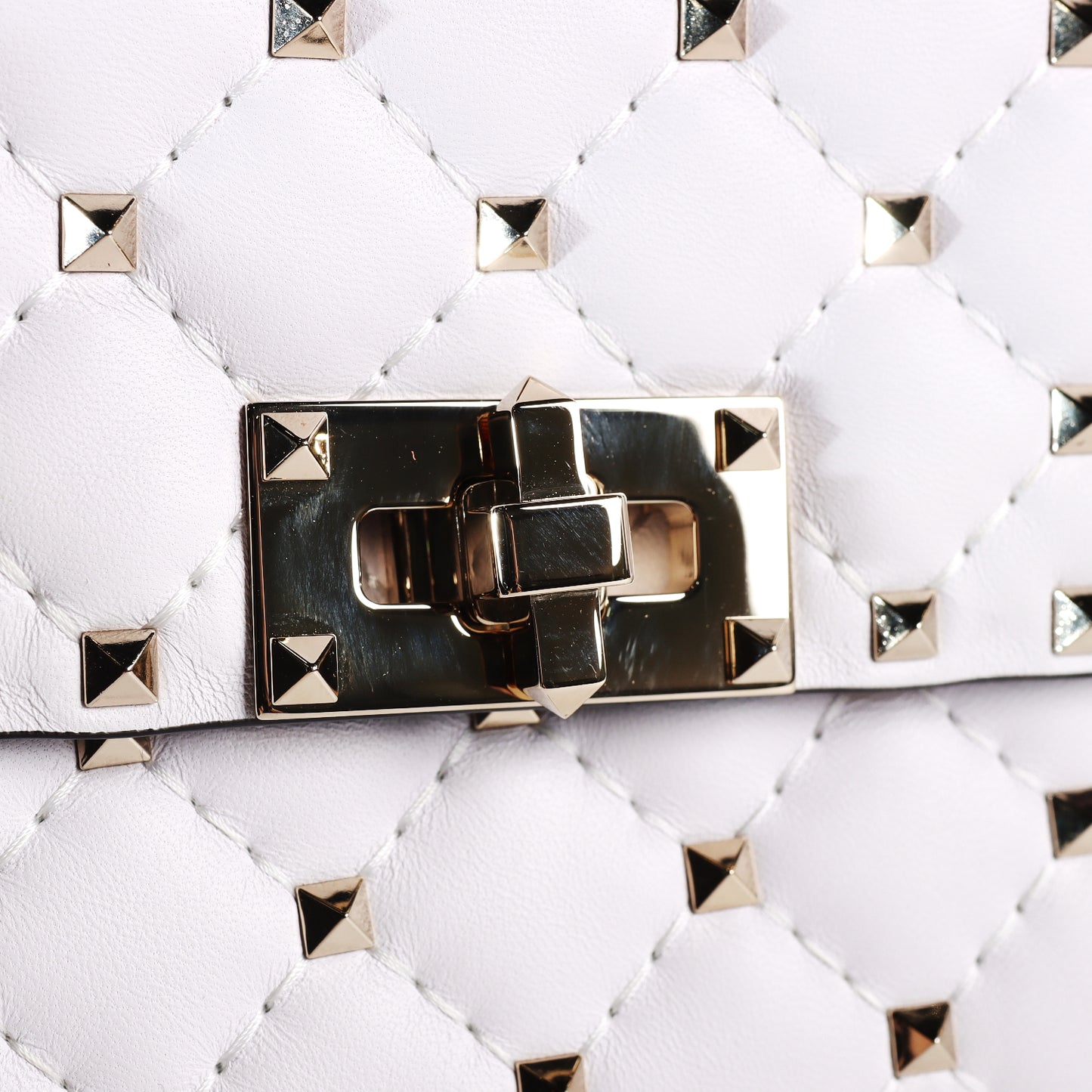 Pre-Owned Valentino Rockstud Spike White calfskin Wallet on Chain 92347410