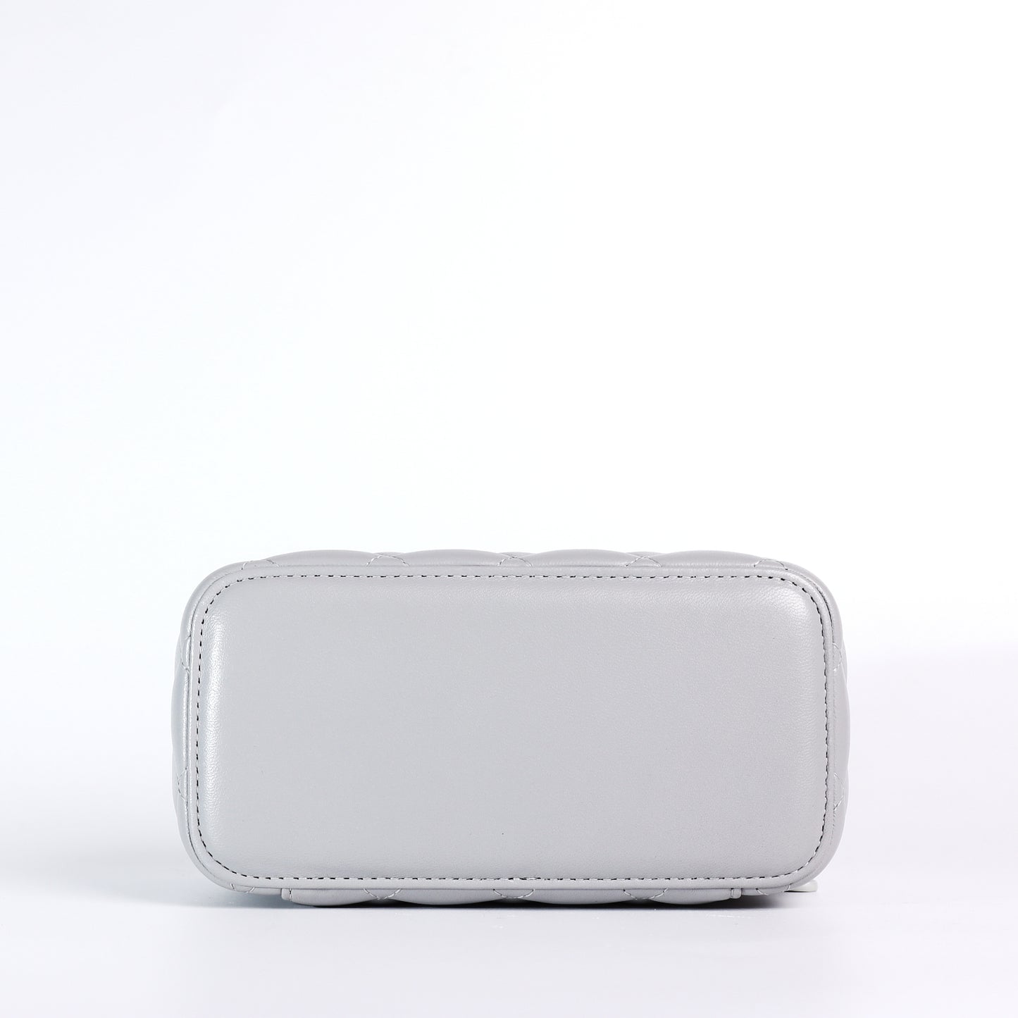 Pre-Owned Chanel Pearl Crush Vanity Case Gray Quilted Lambskin Leather Cosmetic Pouch Shoulder Bag 92463492