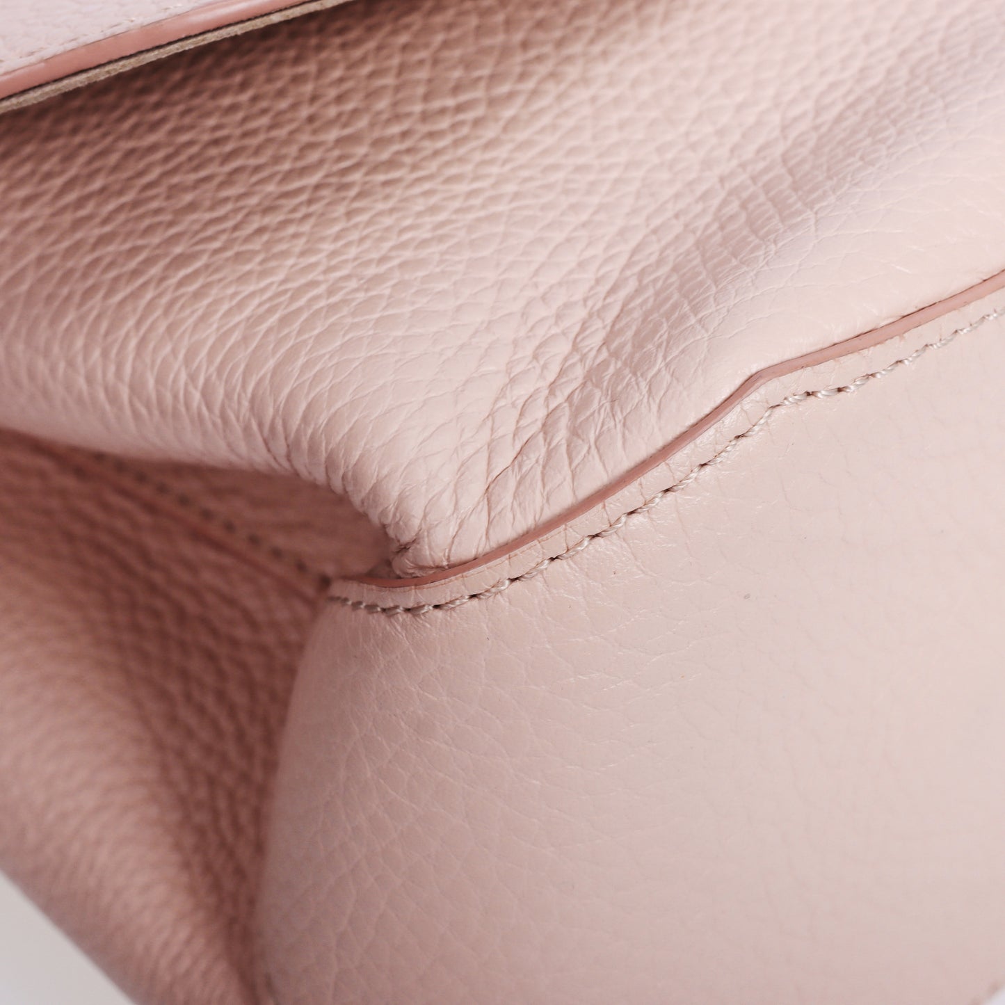 Pre-Owned Louis Vuitton Light Pink Taurillon Leather Capucines Tote Bags 93158894