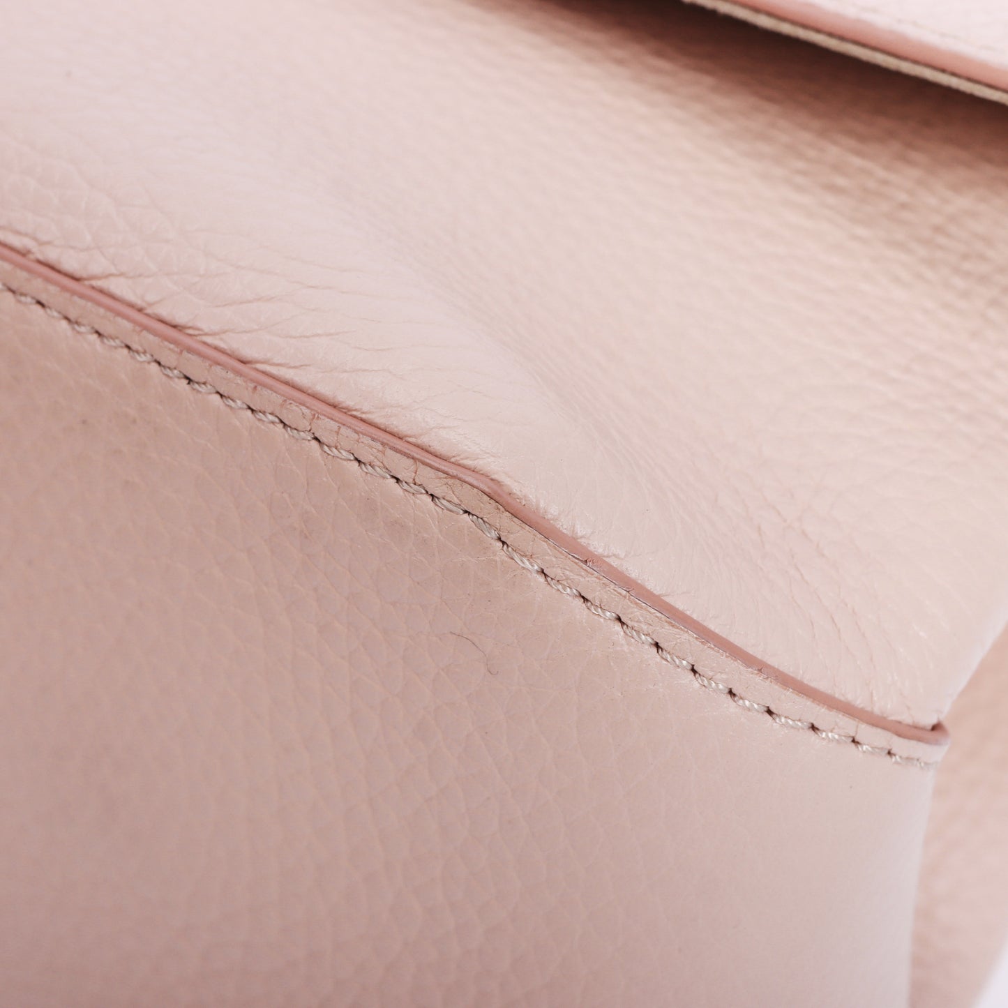 Pre-Owned Louis Vuitton Light Pink Taurillon Leather Capucines Tote Bags 93158894