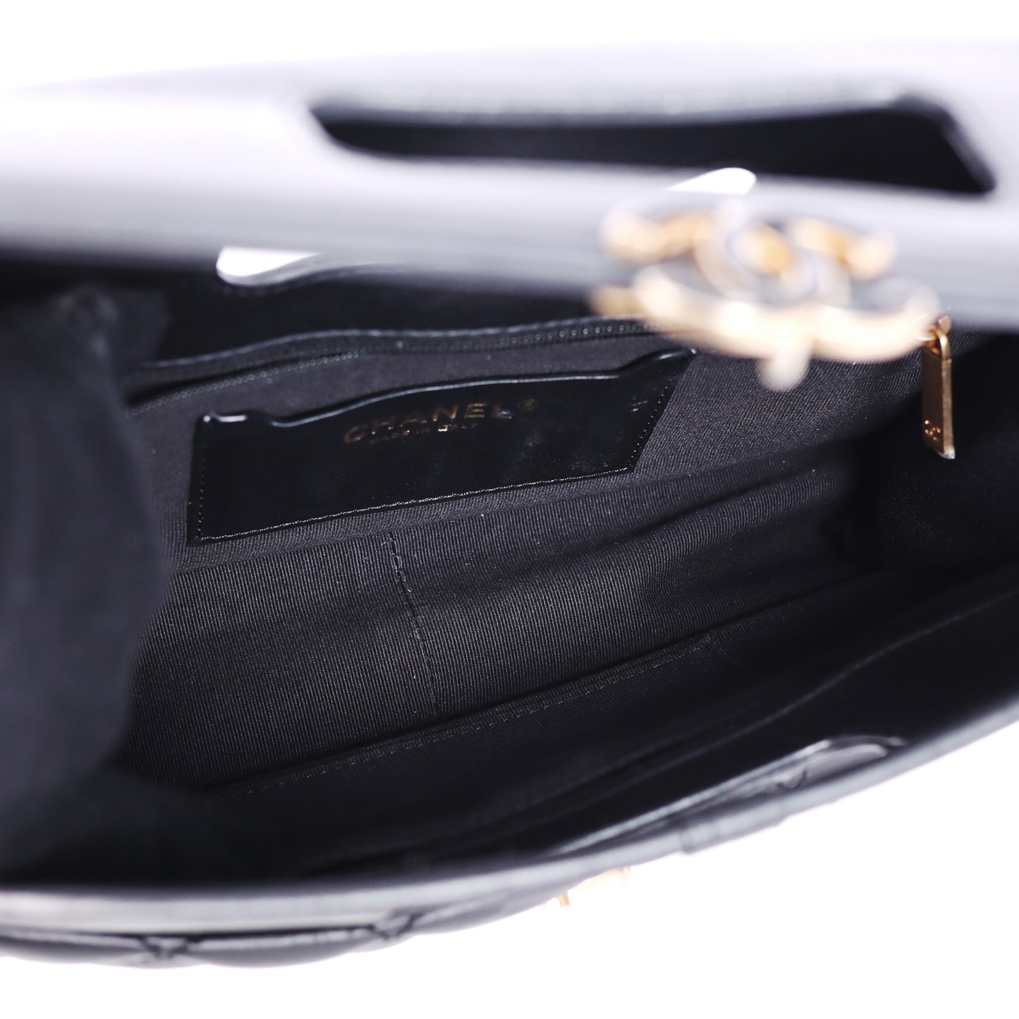 Pre-Owned Chanel  Black Quilted  Lambskin Shoulder Bag 93527587 L