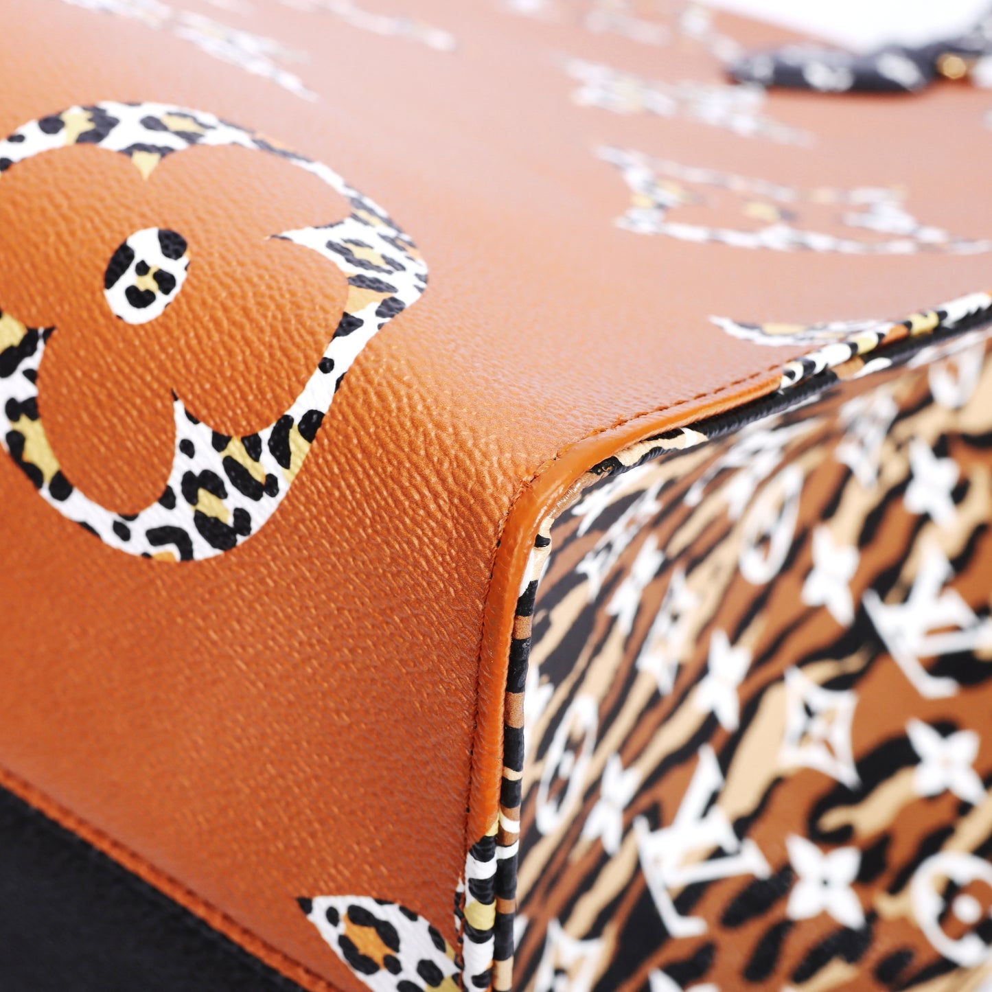 Pre-Owned Louis Vuitton Onthego GM Multicolor Coated Canvas Shoulder Bag 93832277