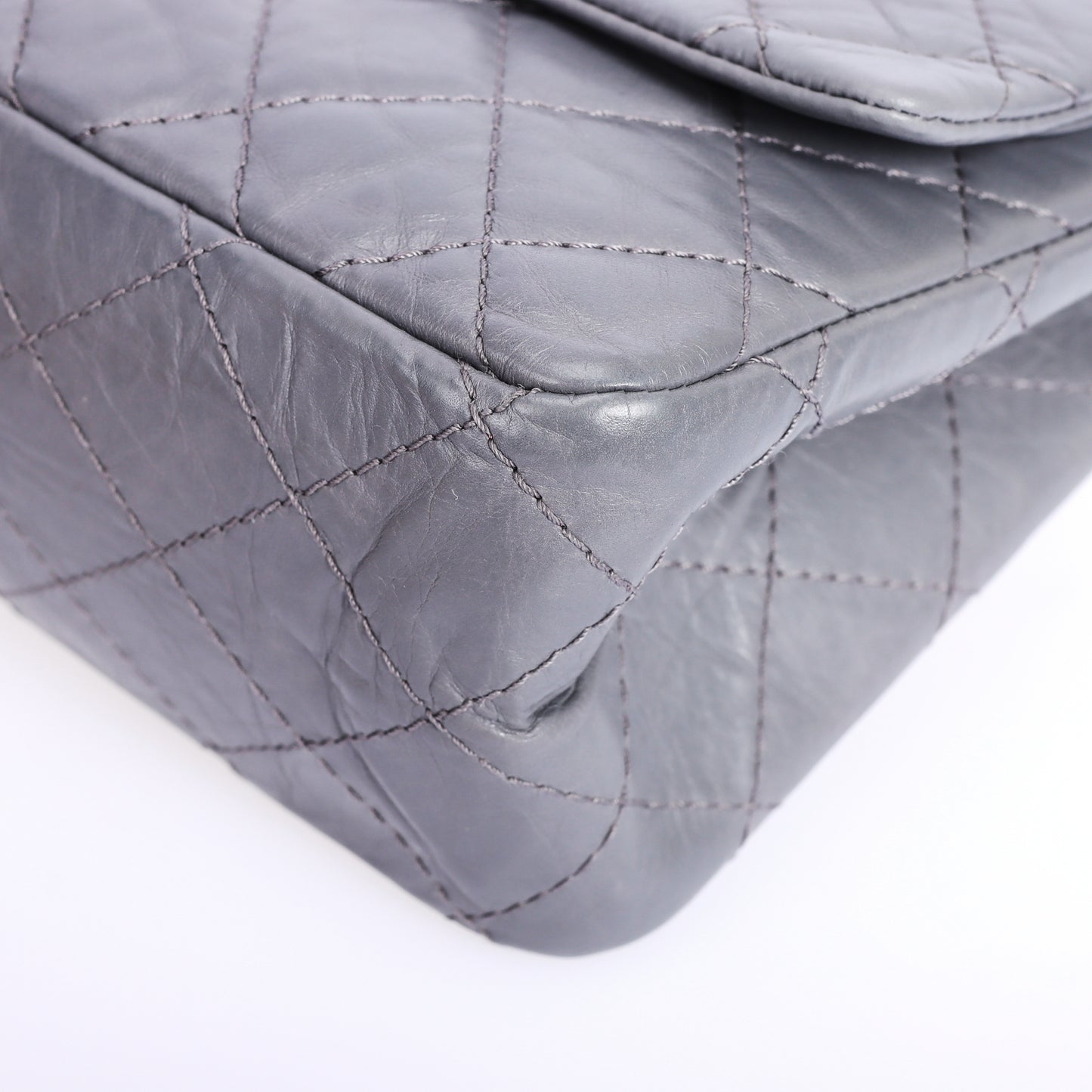 Pre-Owned Chanel Medium 2.55 Reissue Grey Calfskin Shoulder Bag 94435955