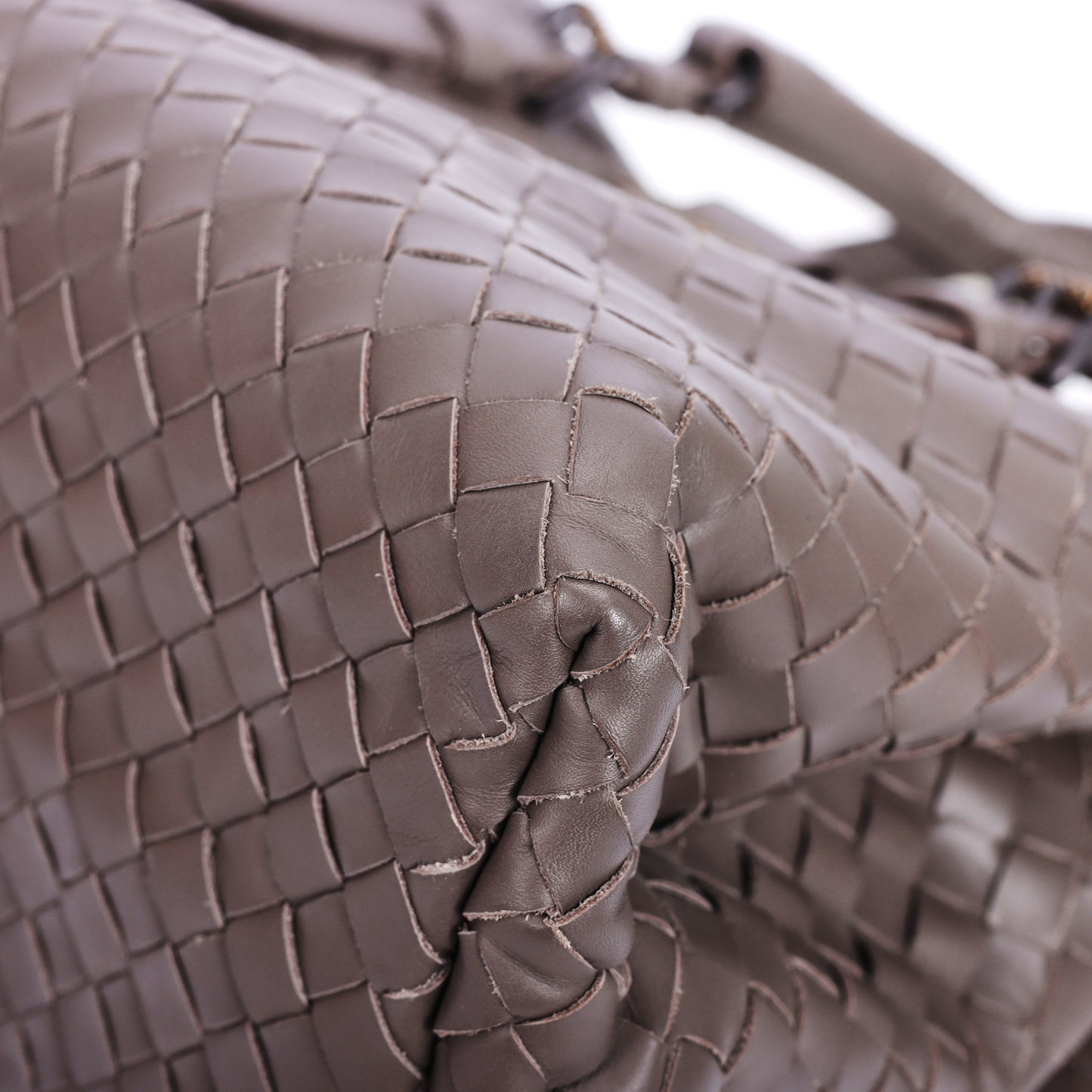 Pre-Owned Bottega Veneta Roma Intrecciato Taupe Calfskin Shoulder Bag 95490072