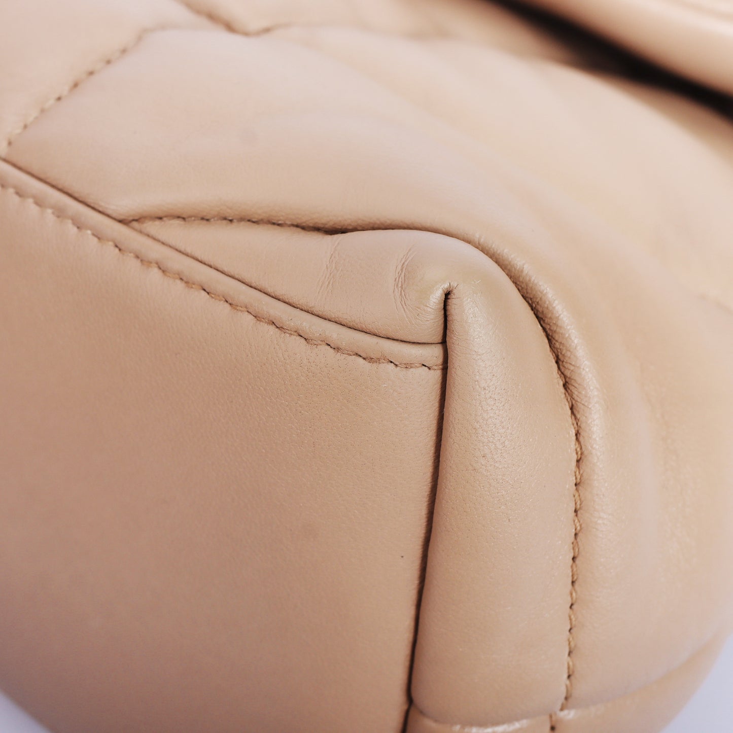 Pre-Owned Saint Laurent Puffer Beige Lambskin Quilted Shoulder Bag 95991625