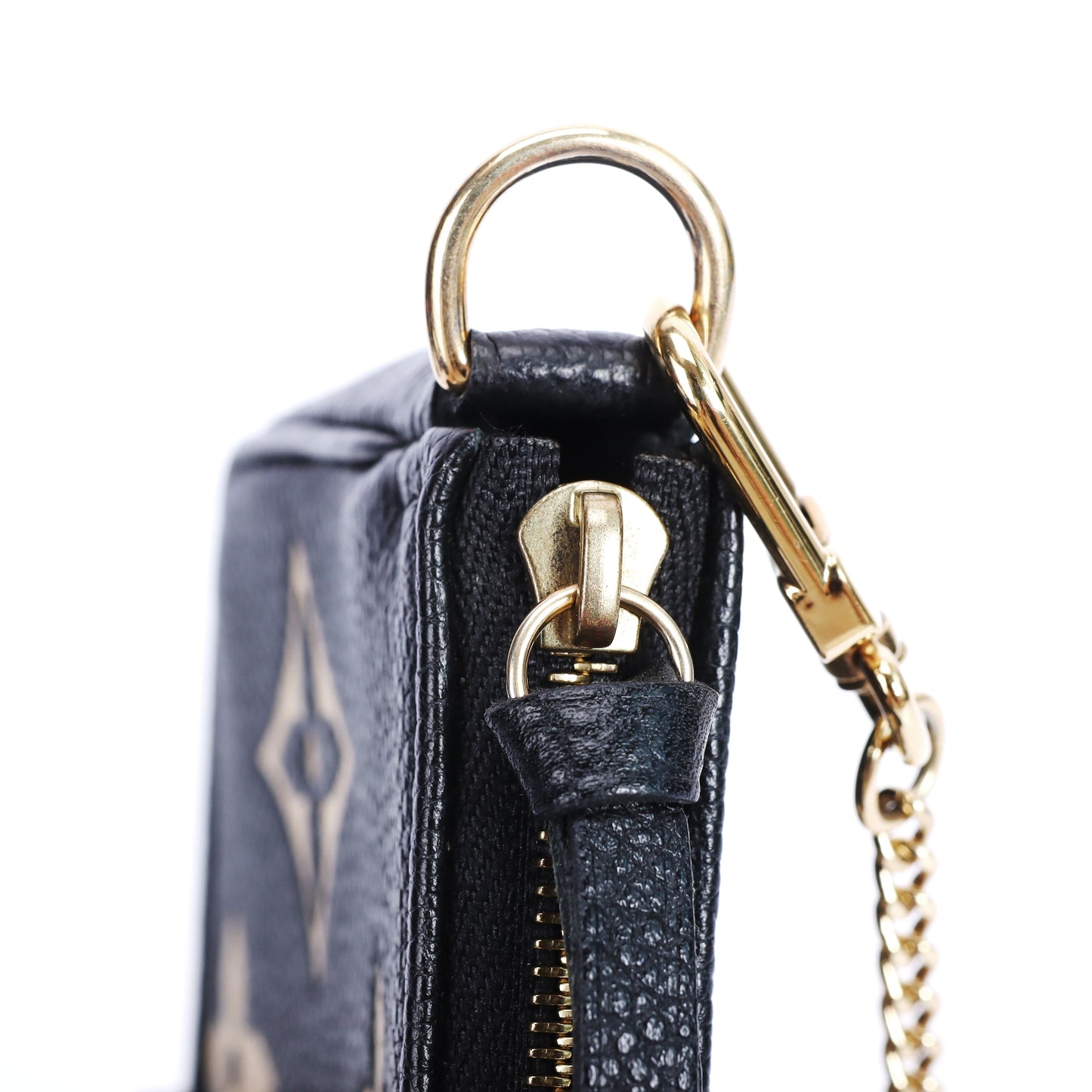 Pre-Owned Louis Vuitton Pochette Accessoires Black Calfskin Top Handle Bag 97630662