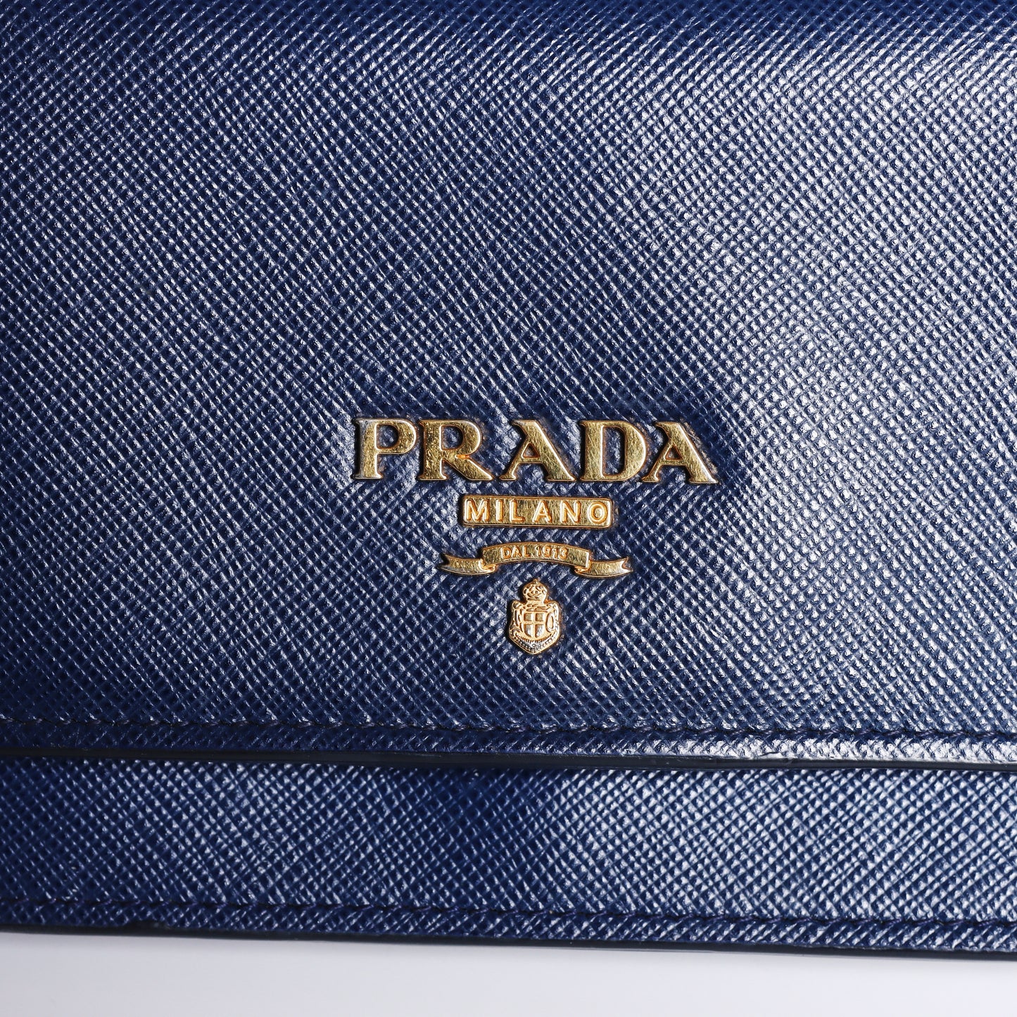 Pre-Owned Prada Chain Wallet Navy Blue calfskin Wallet 11506083