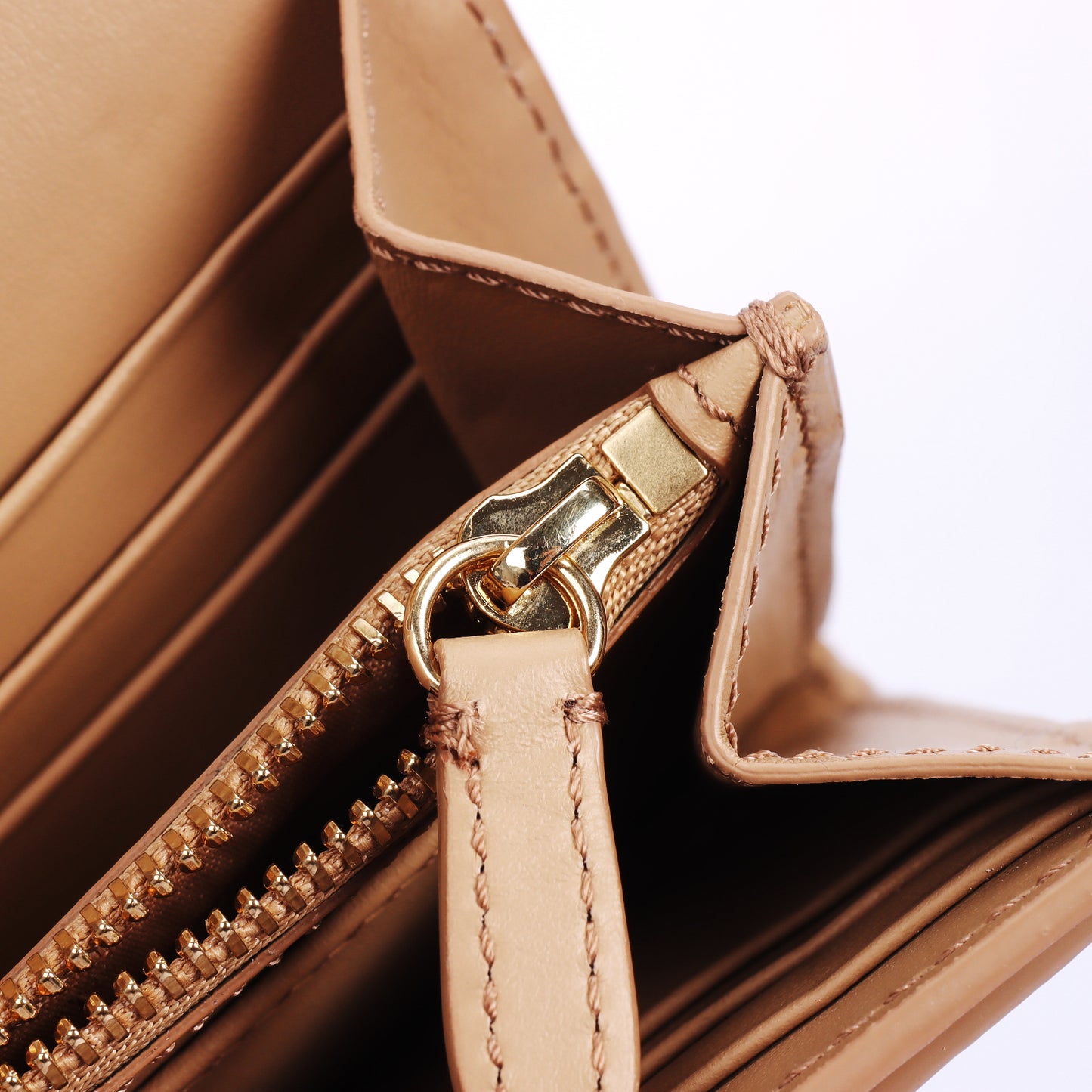 Pre-Owned Burberry Haymarket Check Beige Coated Canvas Wallet on Chain 13491637