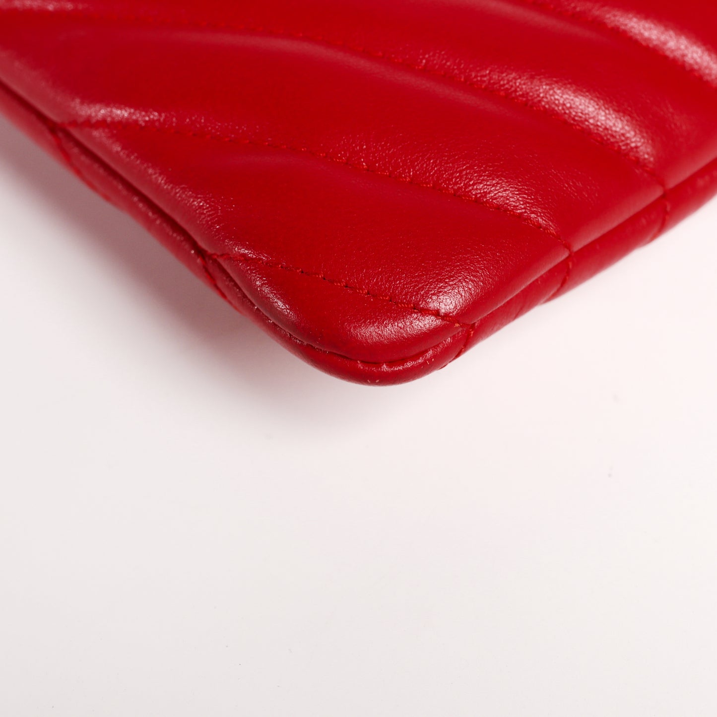 Pre-Owned Saint Laurent Monogram Red Chevron Quilted Calfskin Leather Wristlet 18623974