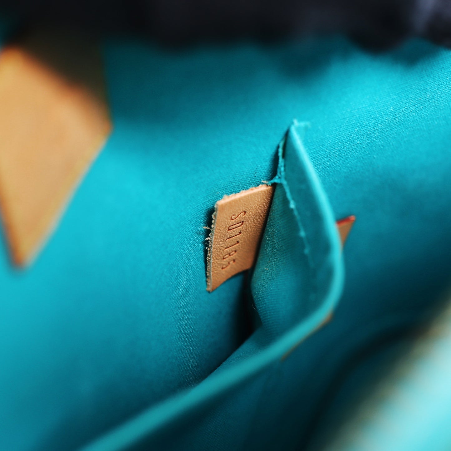 Pre-Owned Louis Vuitton Alma BB Green Patent Leather Shoulder Bag 19387742