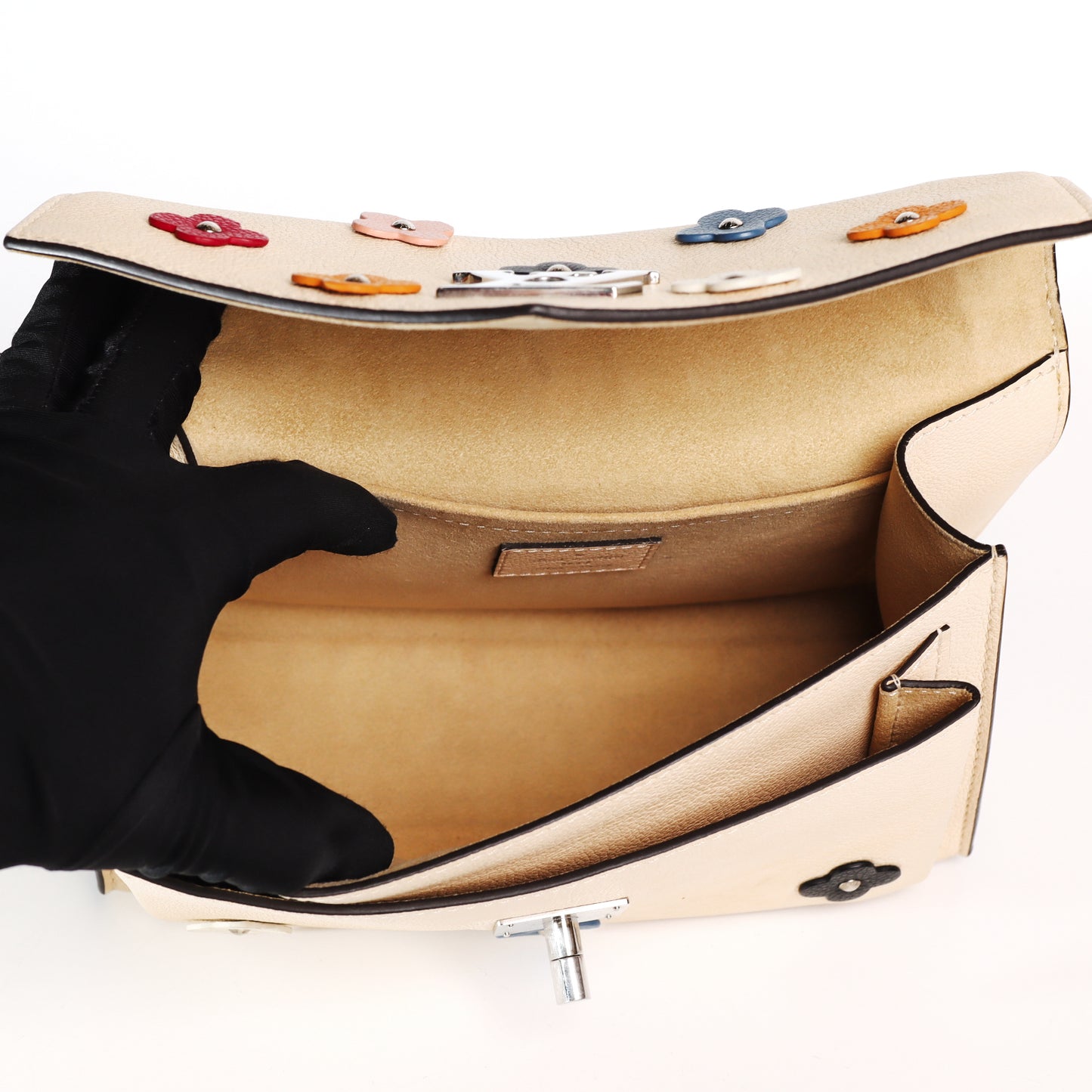 Pre-Owned Louis Vuitton Mylockme White Calfskin Leather Crossbody Bag 19930696