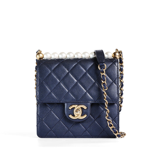 Pre-Owned Chanel CLASSIC FLAP  Navy Quilted Lambskin Crossbody Bag 20152307