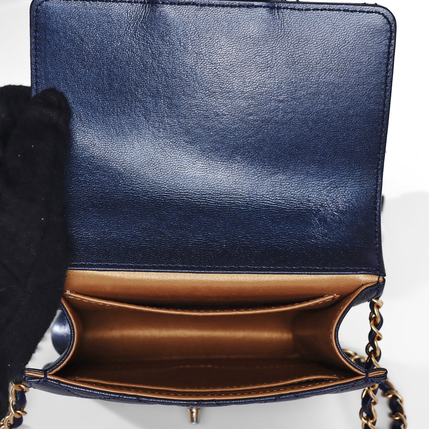 Pre-Owned Chanel CLASSIC FLAP  Navy Quilted Lambskin Crossbody Bag 20152307