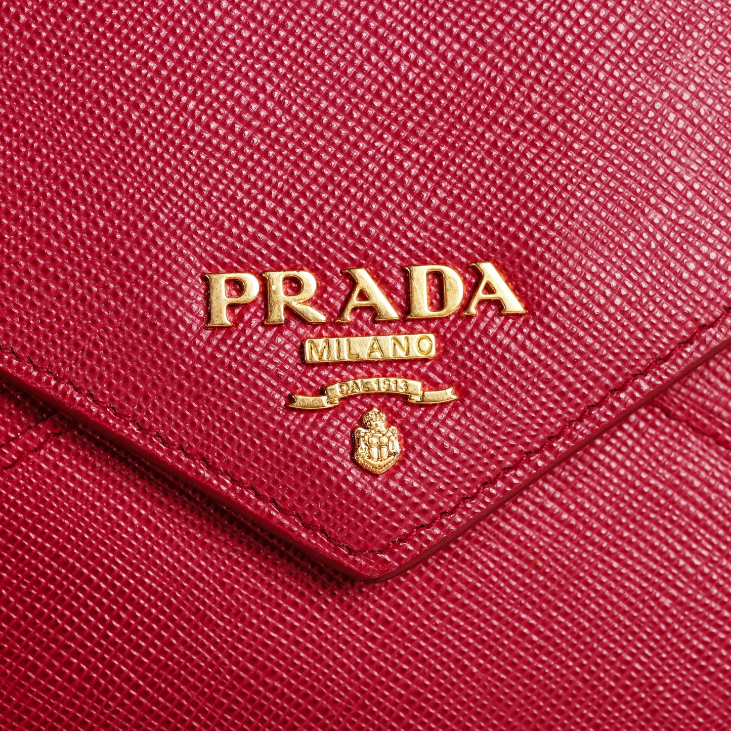 Pre-Owned Prada Saffiano Red Calfskin Envelope Wallet 20265723