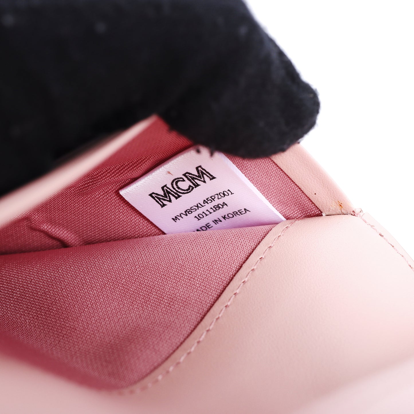 Pre-Owned MCM Rabbit Pink Calfskin Wallet 21410991