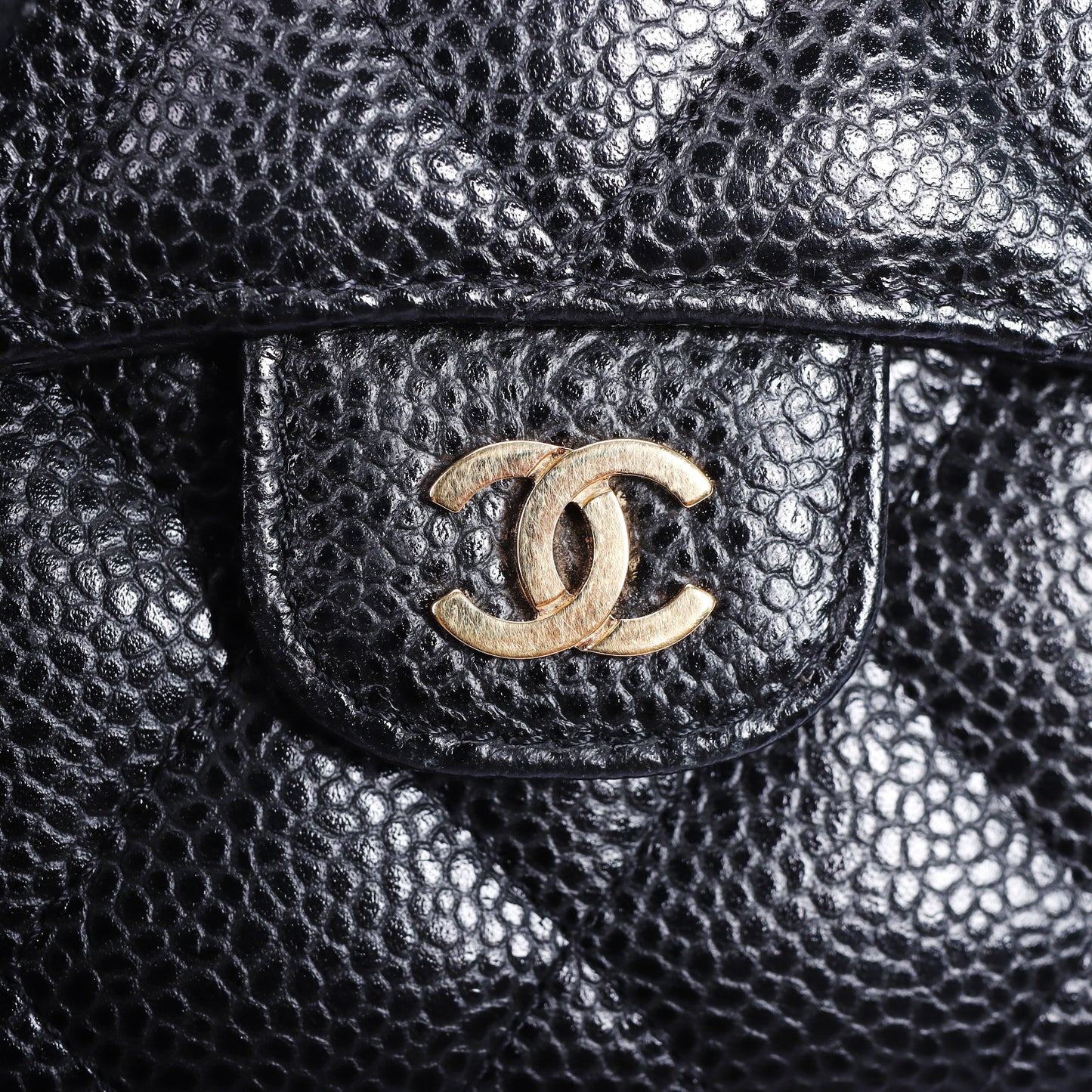 Pre-Owned Chanel Classic Flap Black Calfskin Wallet 22147331